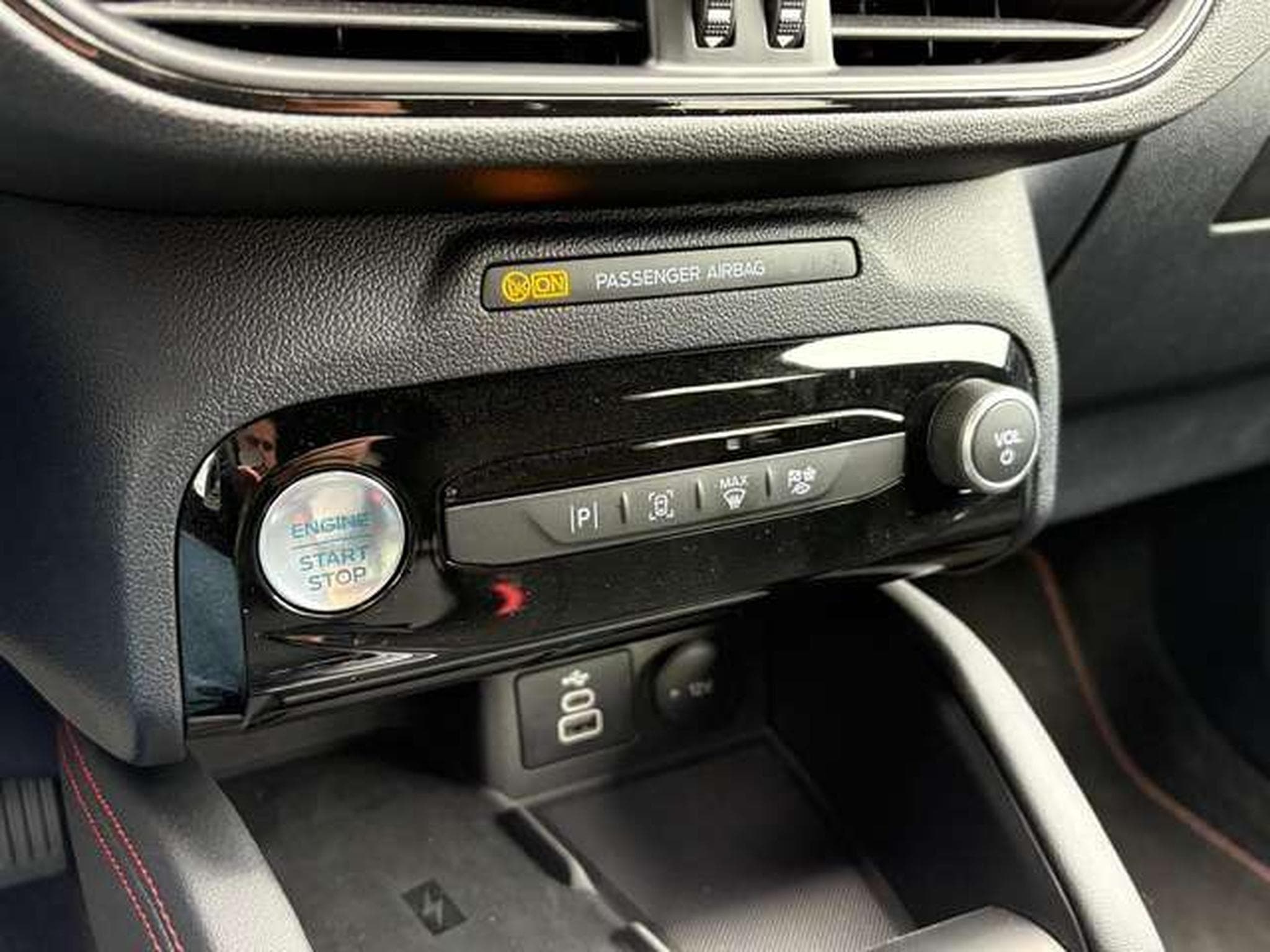 Ford Kuga Kuga 2.5 Duratec FHEV ST-LINE (2025) - Photo 15