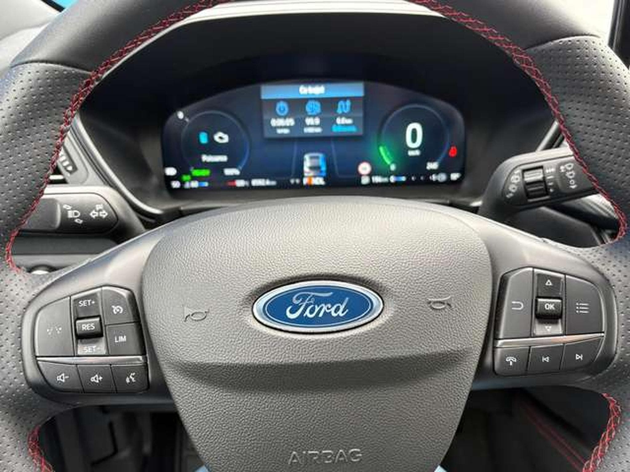 Ford Kuga Kuga 2.5 Duratec FHEV ST-LINE (2025) - Photo 17