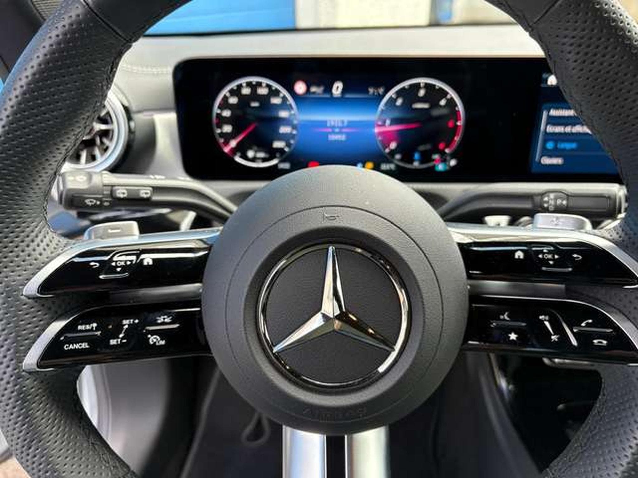 Mercedes CLA 200 CLA Shooting Brake 200D 150 CH AMG NIGHT EDITION (2025) - Photo 12