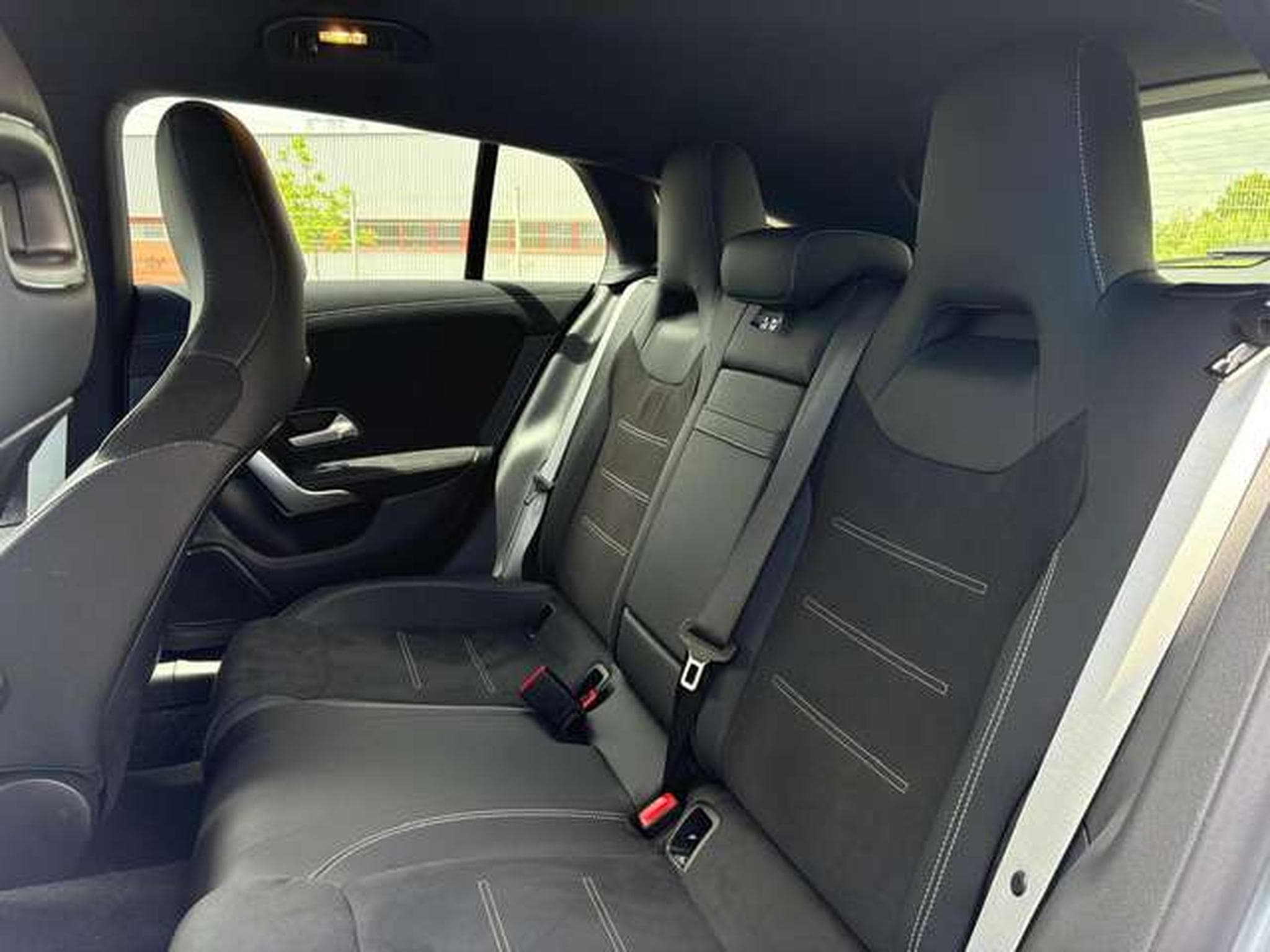 Mercedes CLA 200 CLA Shooting Brake 200D 150 CH AMG NIGHT EDITION (2025) - Photo 4
