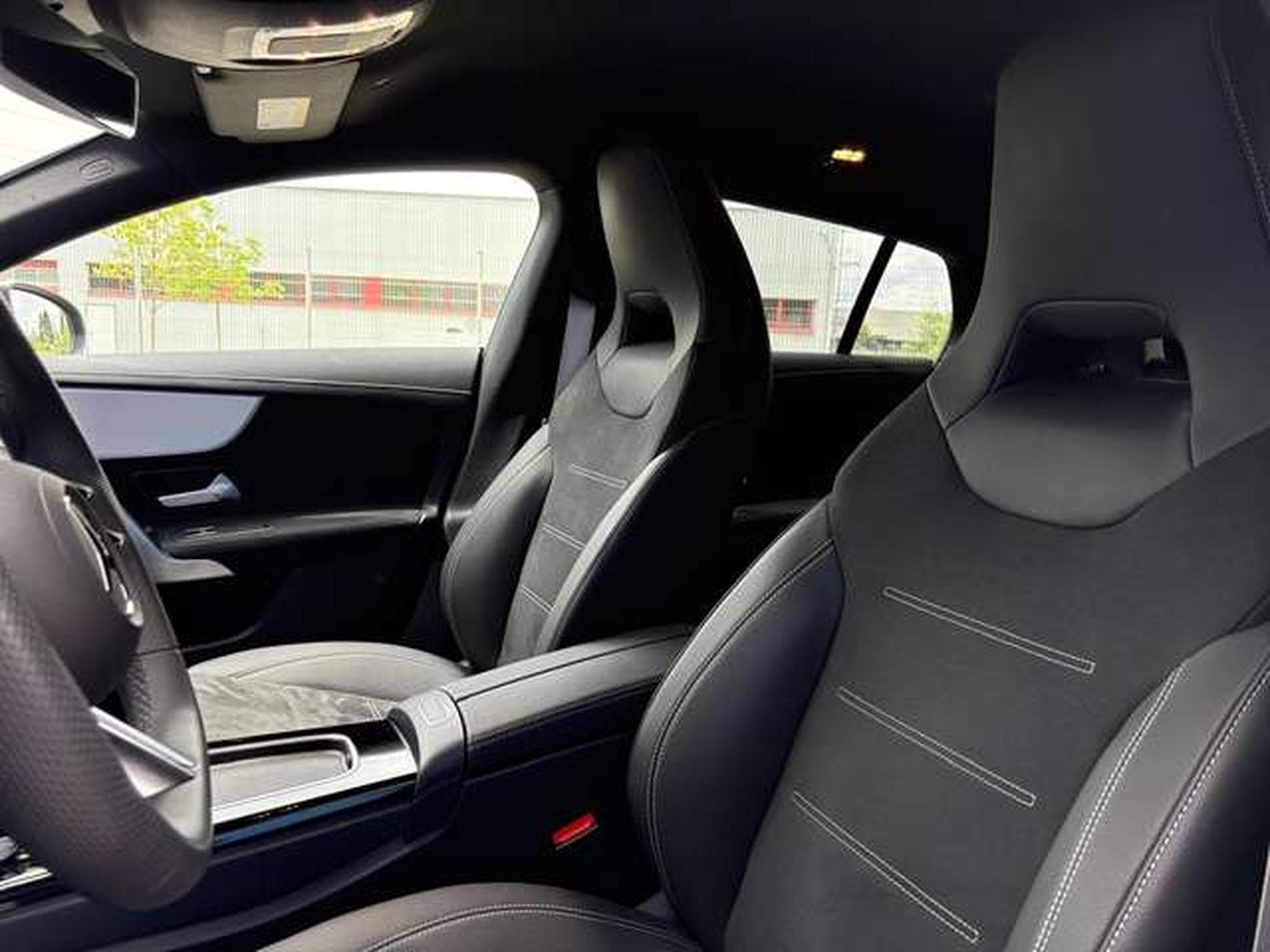 Mercedes CLA 200 CLA Shooting Brake 200D 150 CH AMG NIGHT EDITION (2025) - Photo 13
