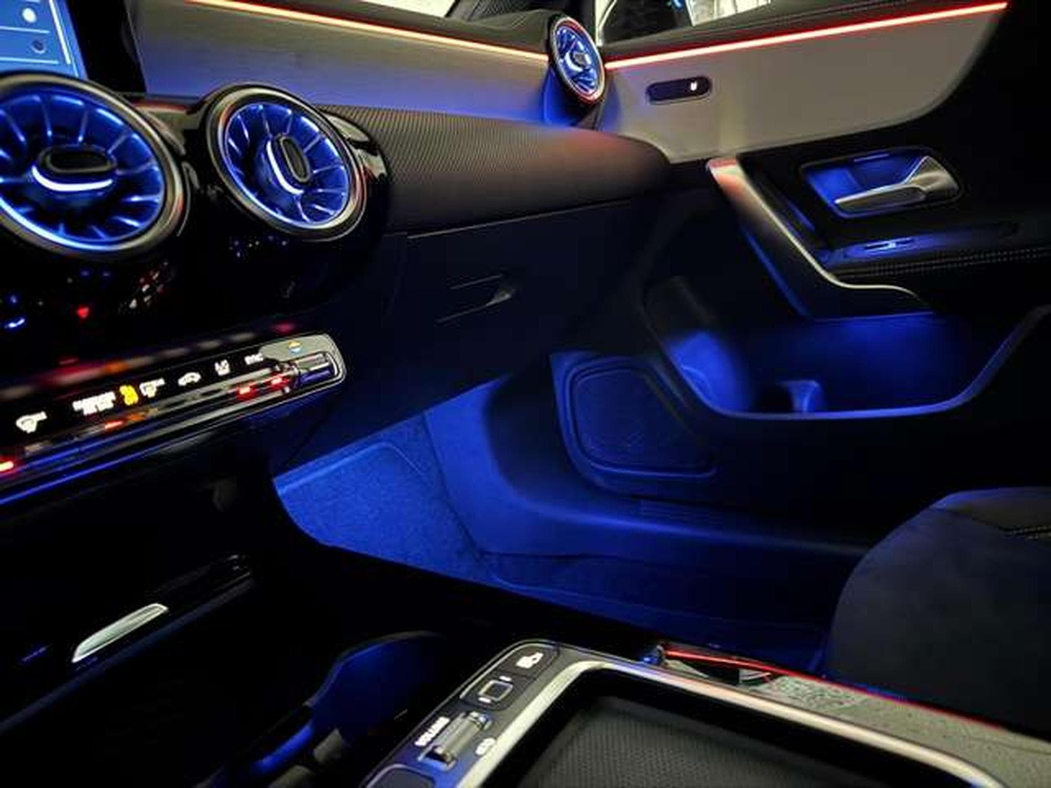 Mercedes CLA 200 CLA Shooting Brake 200D 150 CH AMG NIGHT EDITION (2025) - Photo 15
