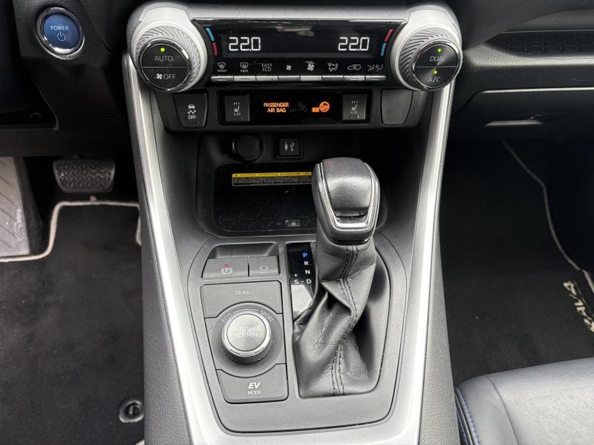 Toyota RAV 4 STYLE PLUS AWD (2019) - Photo 11