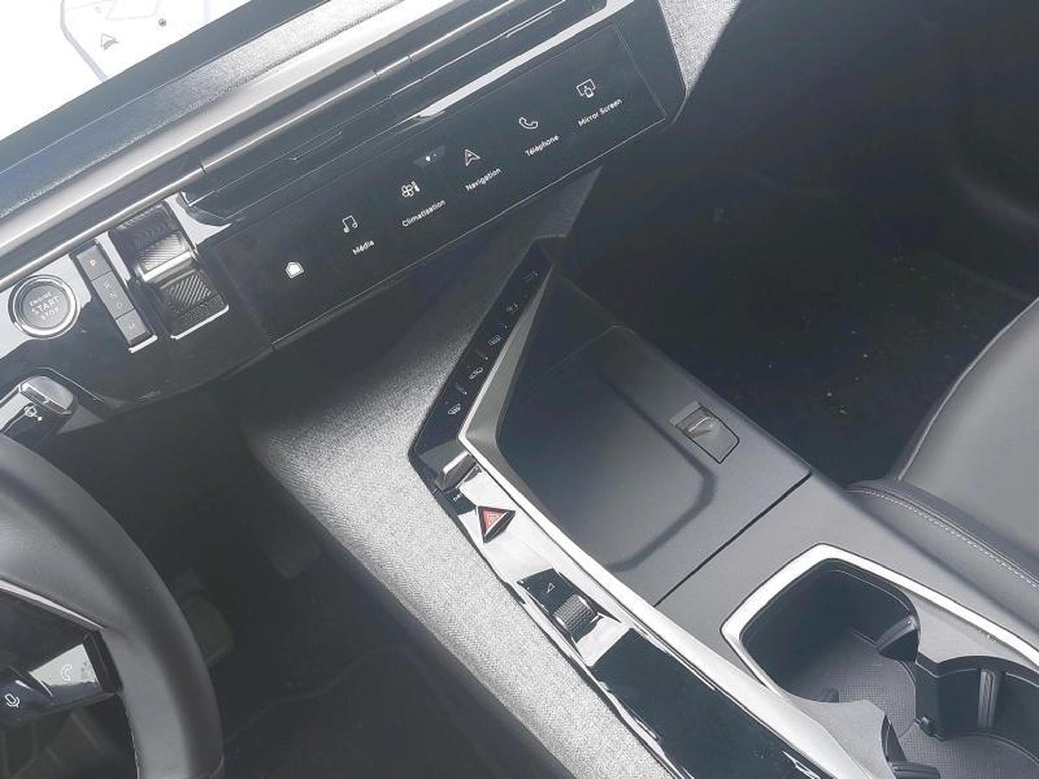Peugeot 3008 III & e- (2025) - Photo 19