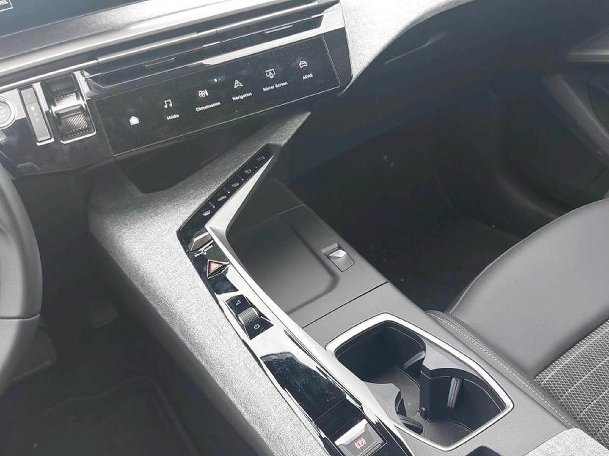 Peugeot 3008 III & e- (2026) - Photo 19