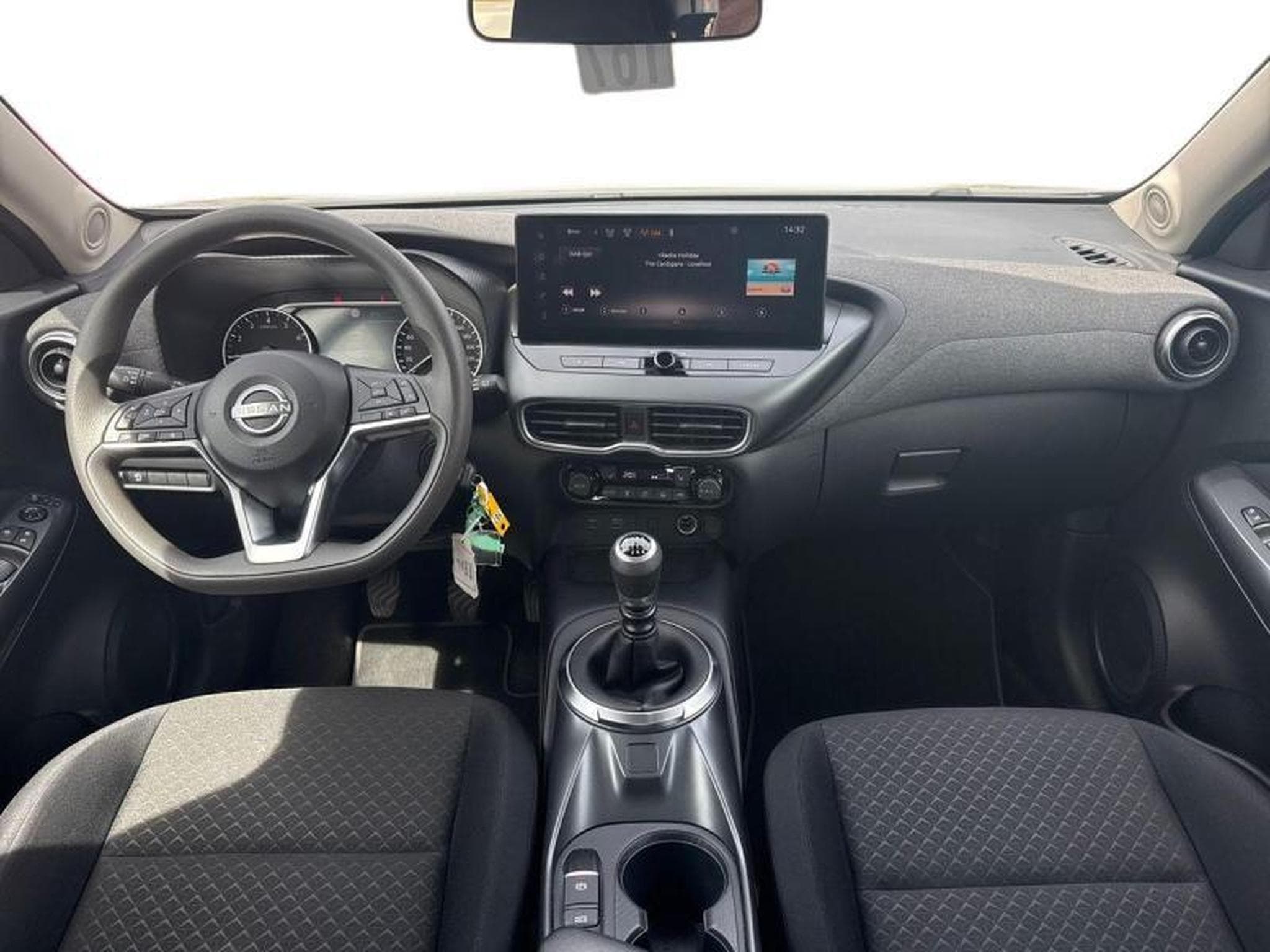 Nissan Juke ACENTA + CONFORT PACK (2024) - Foto 2