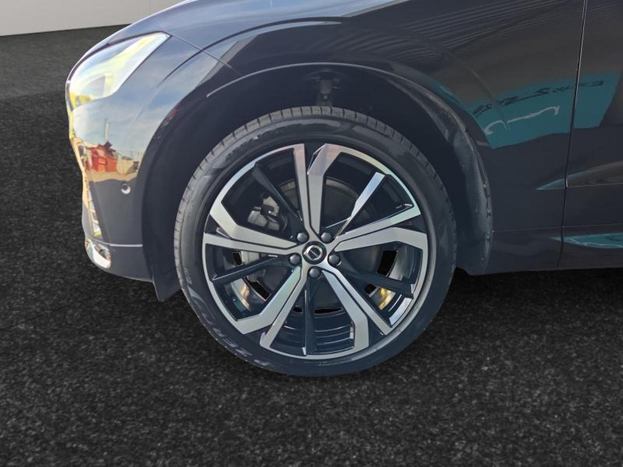 Volvo XC60 B5 AWD Ultra Dark / Essence (2025) - Foto 10