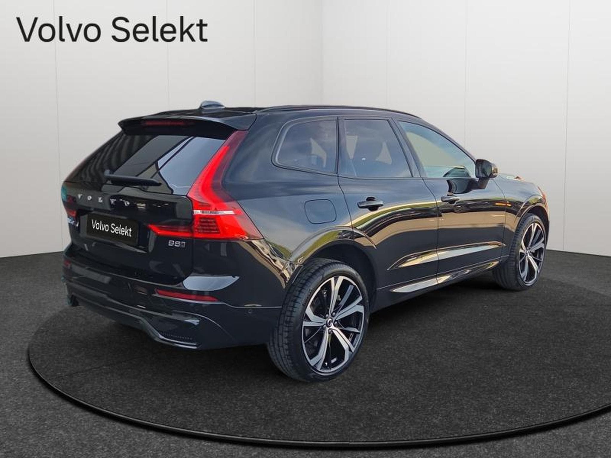 Volvo XC60 B5 AWD Ultra Dark / Essence (2025) - Foto 16