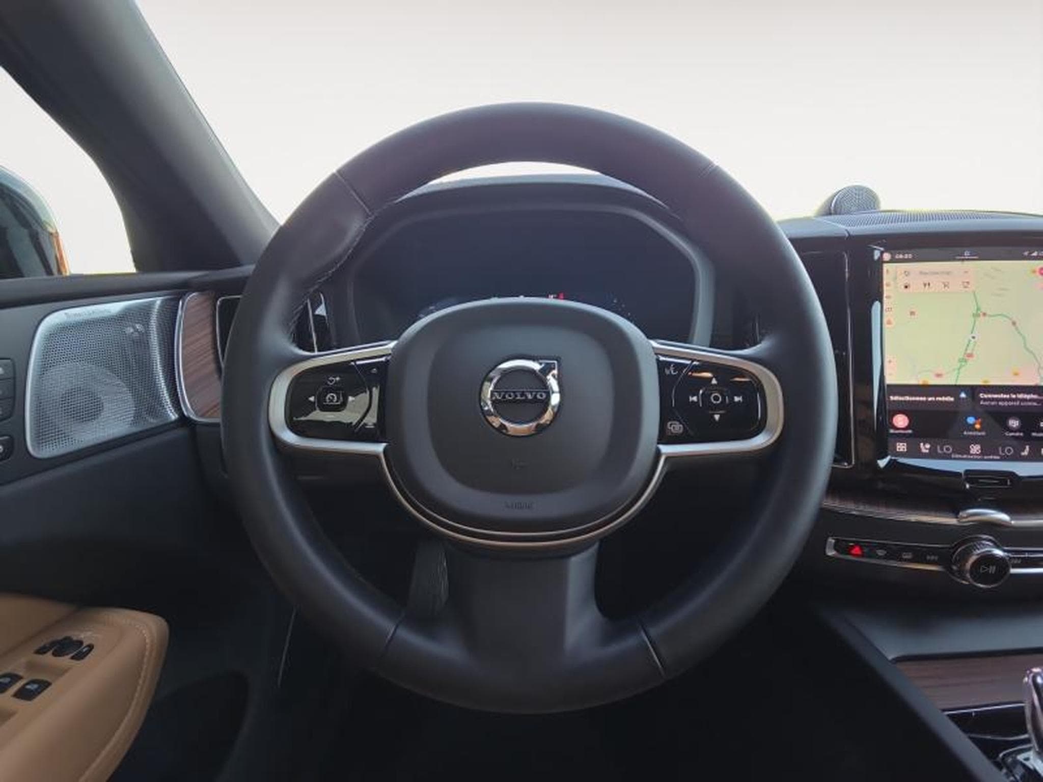 Volvo XC60 B5 AWD Ultra Dark / Essence (2025) - Foto 17