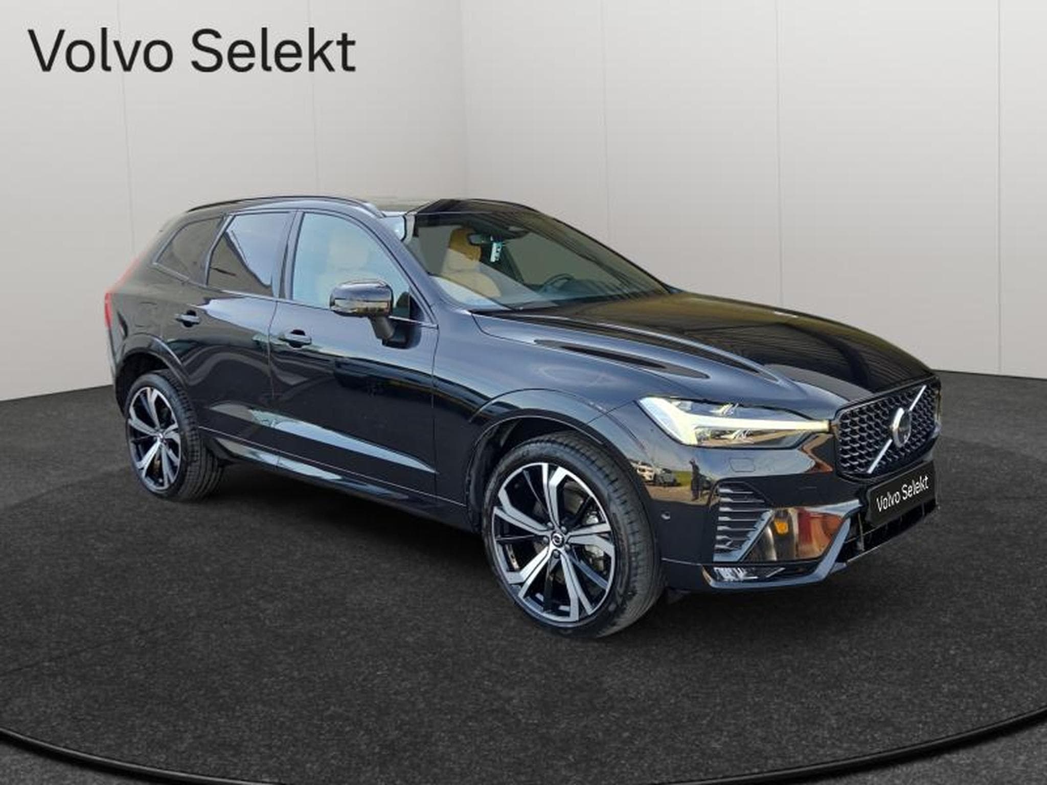 Volvo XC60 B5 AWD Ultra Dark / Essence (2025) - Foto 18
