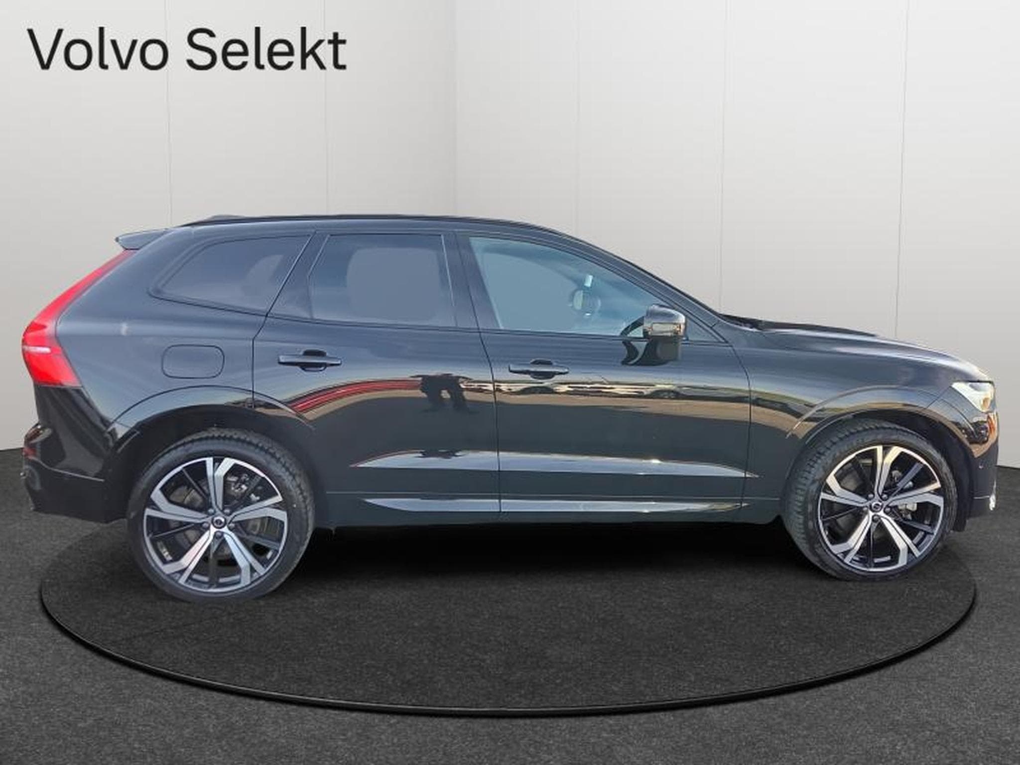 Volvo XC60 B5 AWD Ultra Dark / Essence (2025) - Foto 4