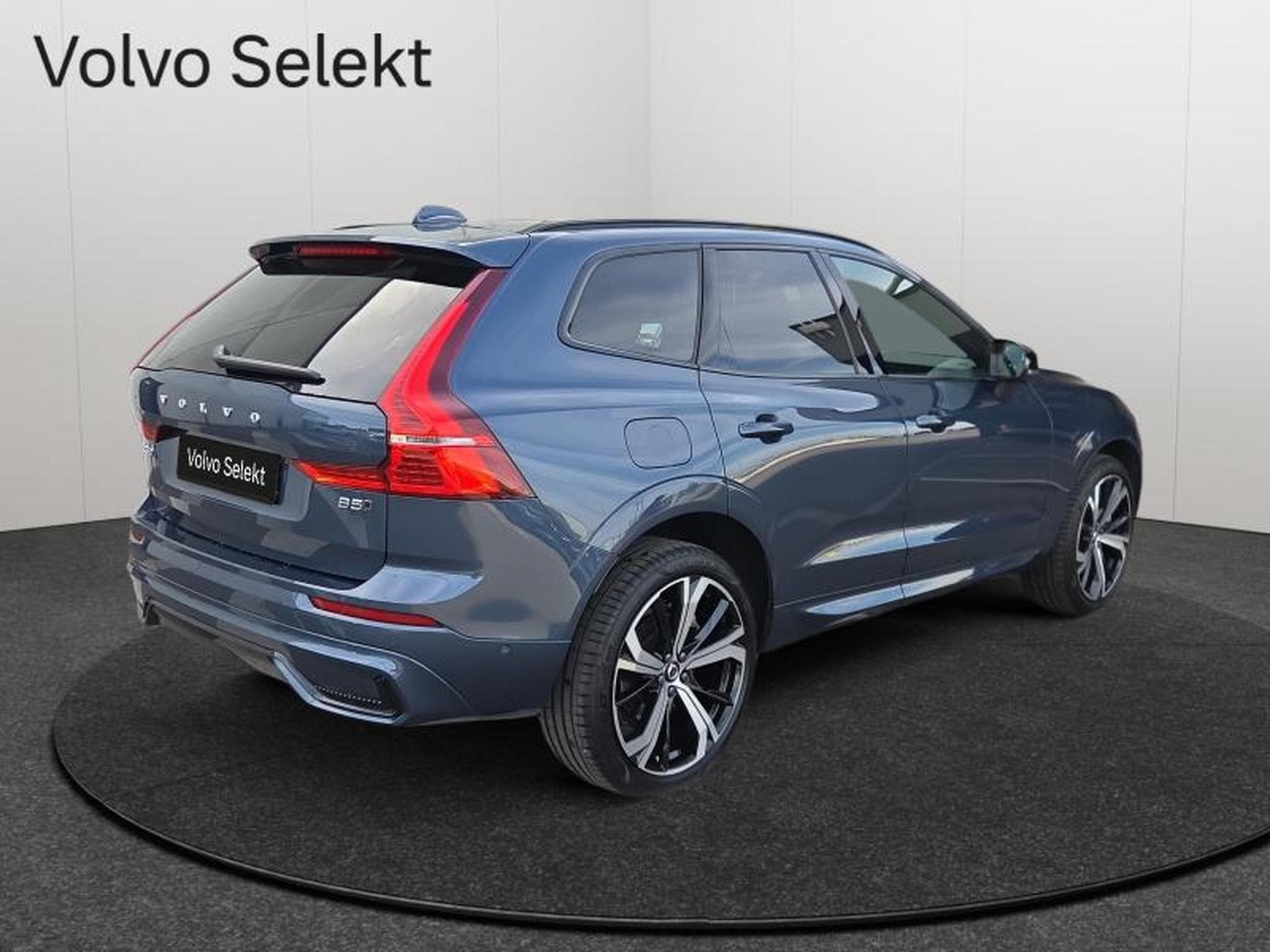 Volvo XC60 B5 AWD Ultra Dark / Essence (2025) - Foto 16