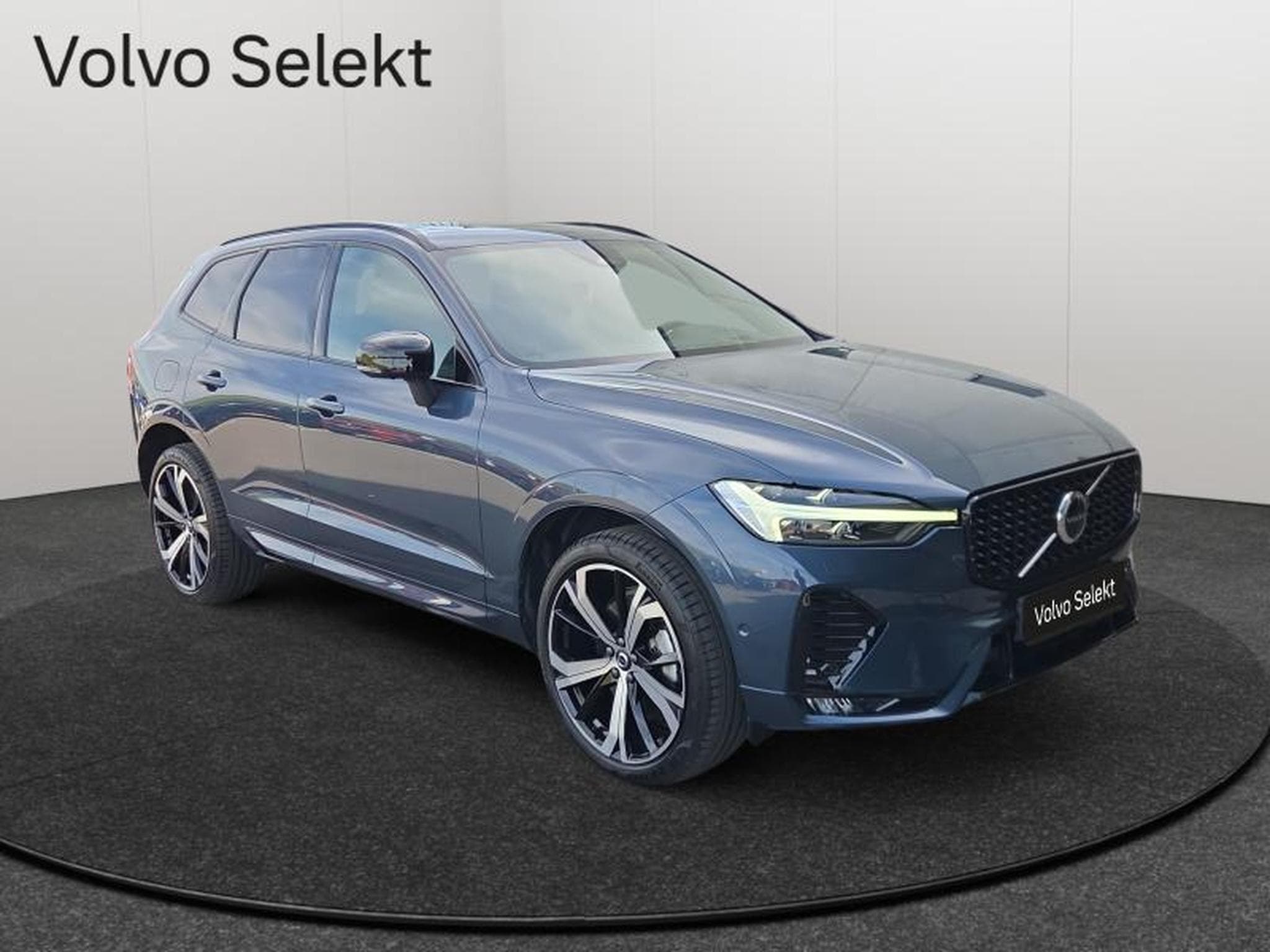 Volvo XC60 B5 AWD Ultra Dark / Essence (2025) - Foto 18