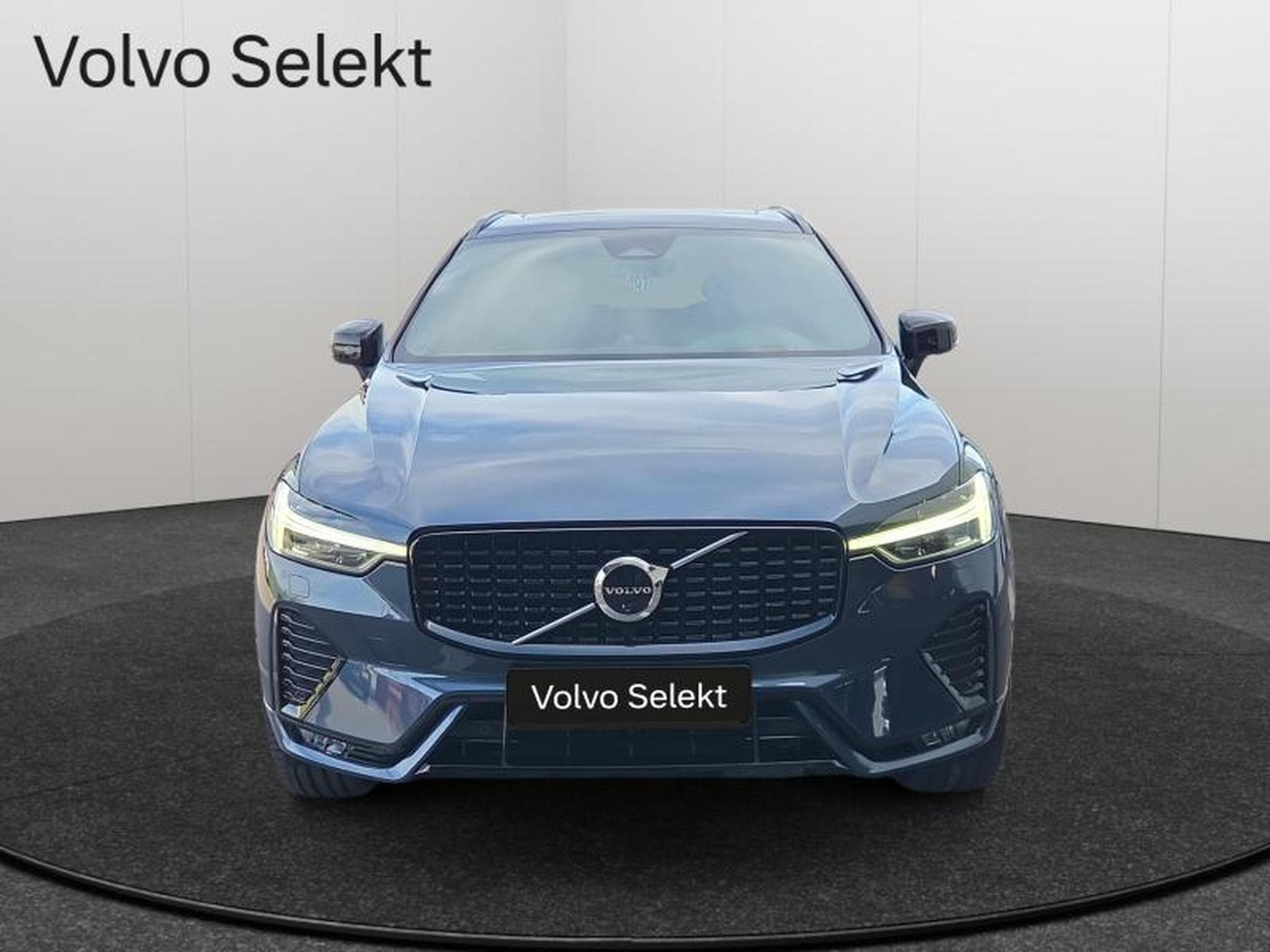 Volvo XC60 B5 AWD Ultra Dark / Essence (2025) - Foto 2