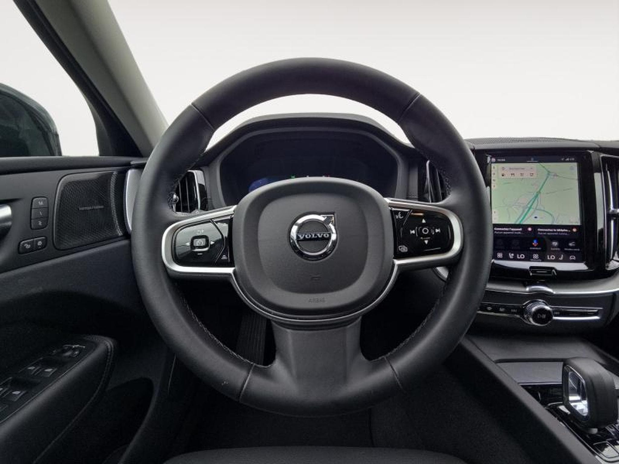 Volvo XC60 B5 AWD Ultra  Dark / Essence (2025) - Foto 12