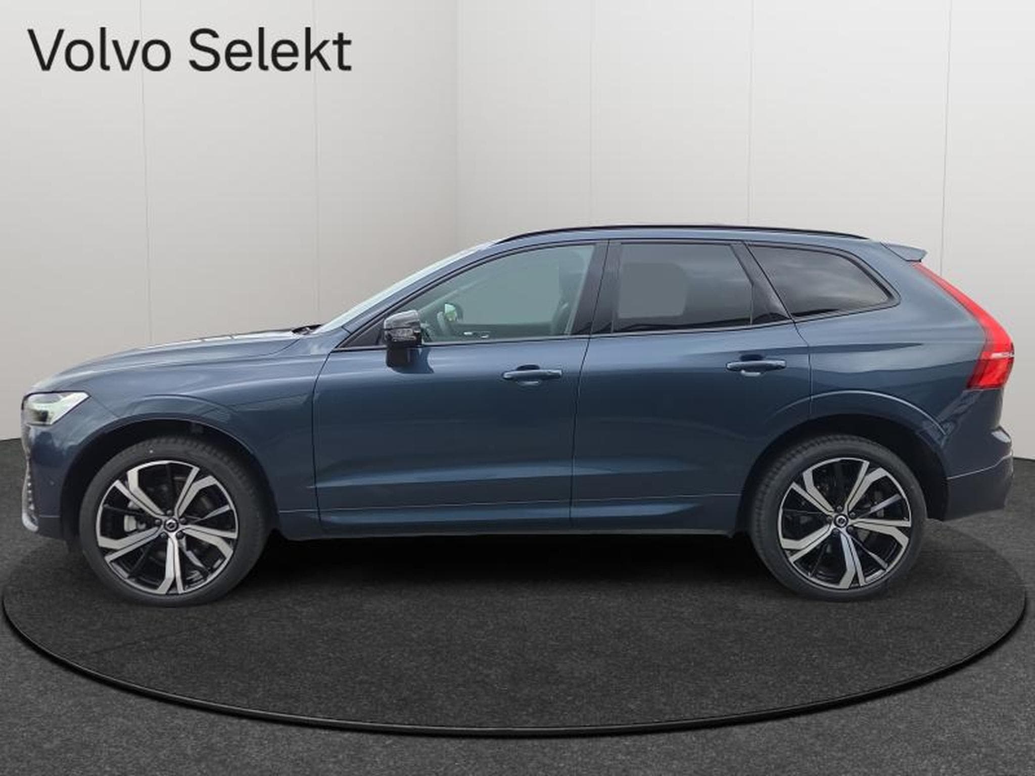 Volvo XC60 B5 AWD Ultra  Dark / Essence (2025) - Foto 2