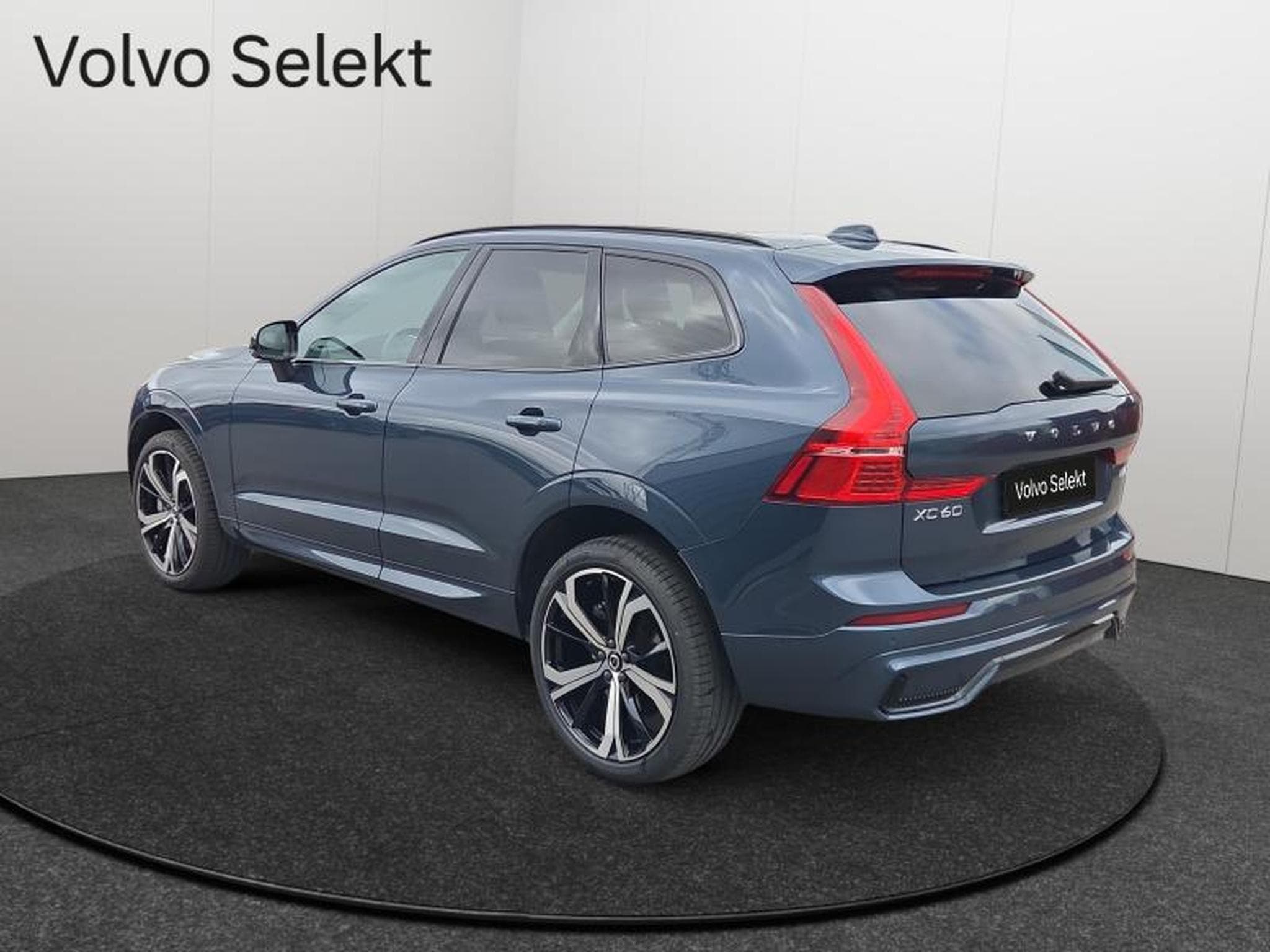 Volvo XC60 B5 AWD Ultra  Dark / Essence (2025) - Foto 3