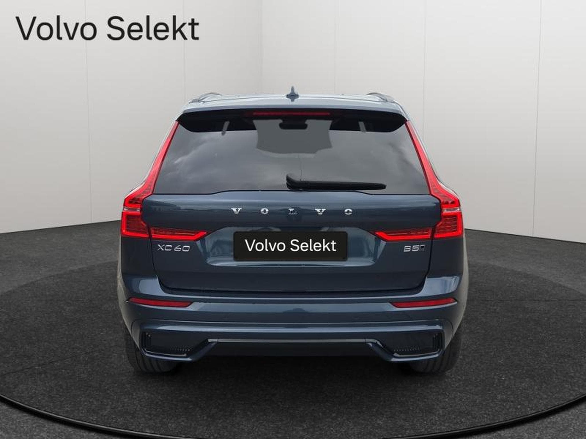 Volvo XC60 B5 AWD Ultra  Dark / Essence (2025) - Foto 4