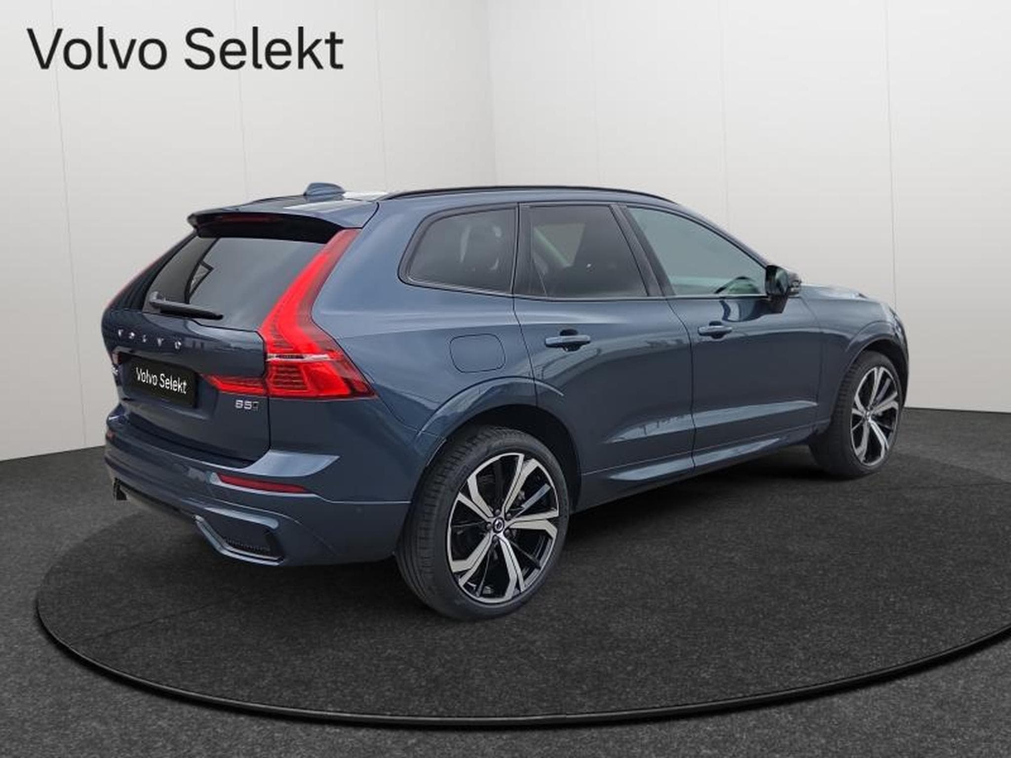 Volvo XC60 B5 AWD Ultra  Dark / Essence (2025) - Foto 5