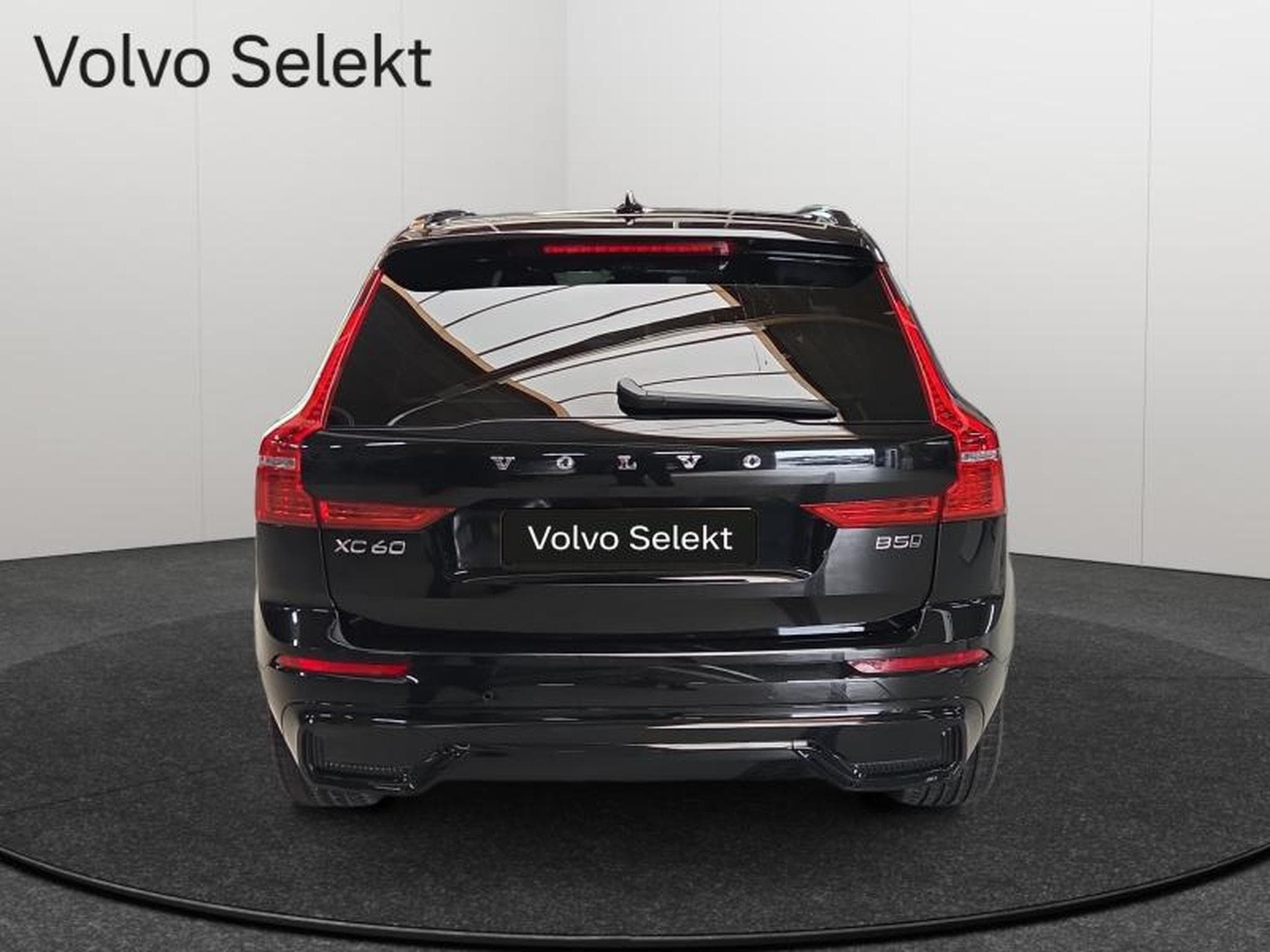 Volvo XC60 B5 AWD Ultra Dark / Essence (2025) - Foto 4