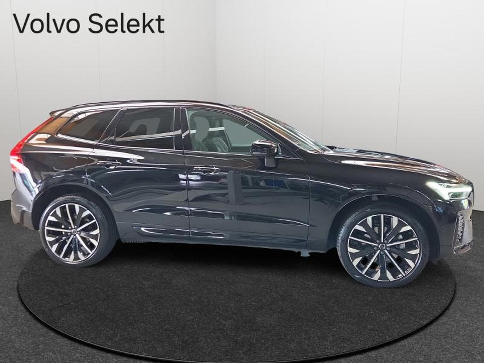 Volvo XC60 B5 AWD Ultra Dark / Essence (2025) - Foto 6