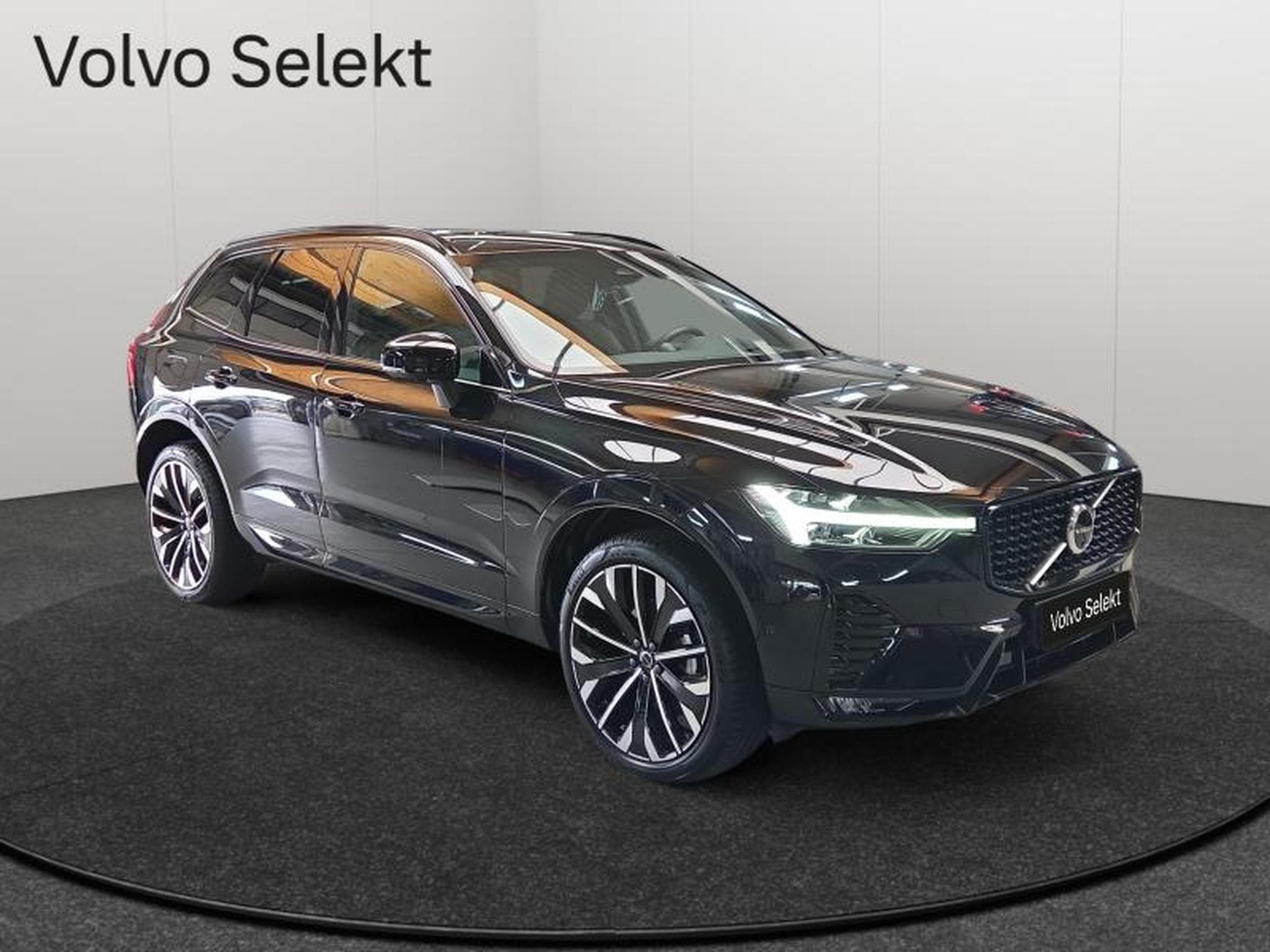 Volvo XC60 B5 AWD Ultra Dark / Essence (2025) - Foto 7
