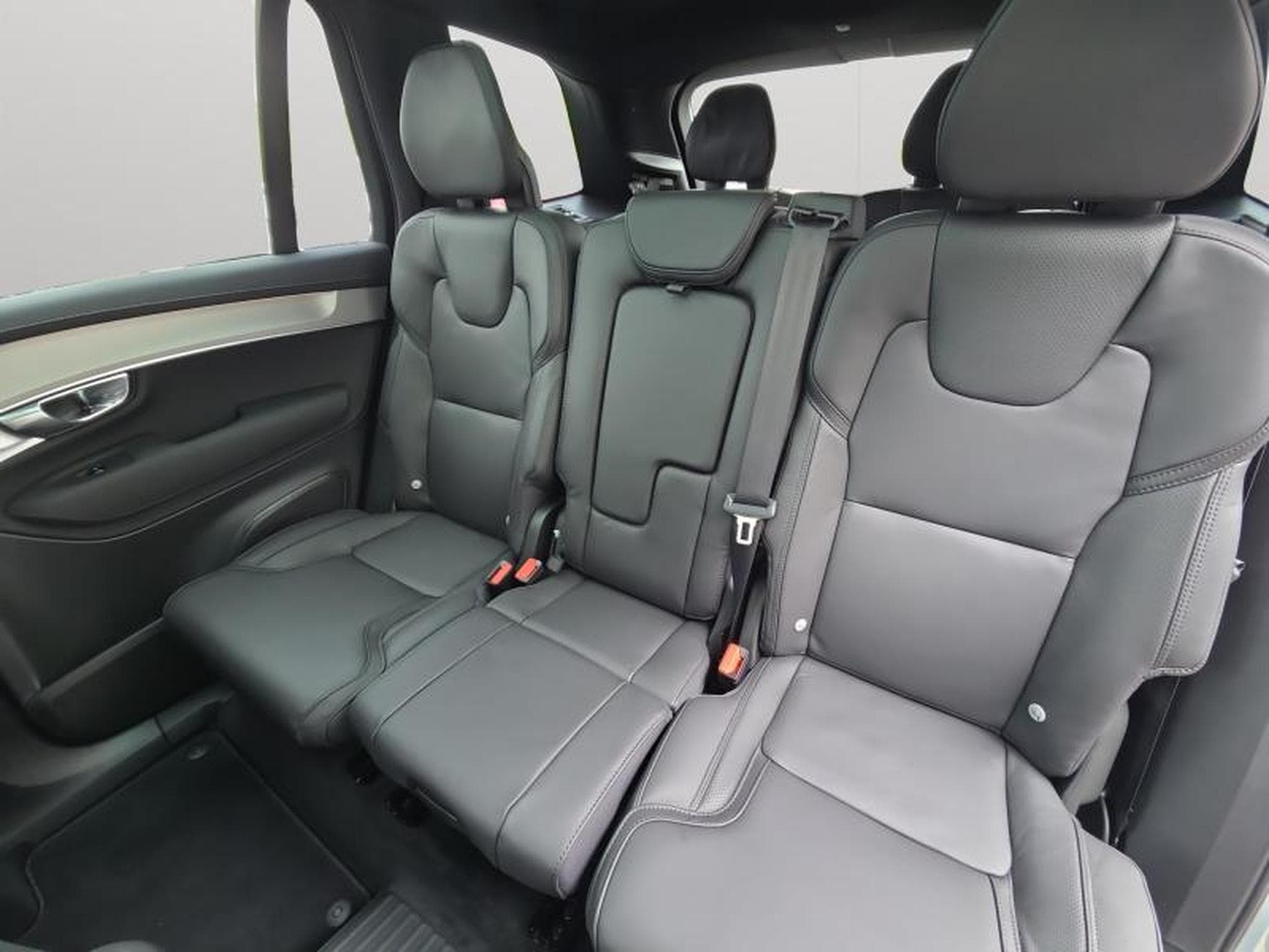 Volvo XC90 T8 Black Edition Plus AWD 2026 / Hybride (2026) - Foto 13