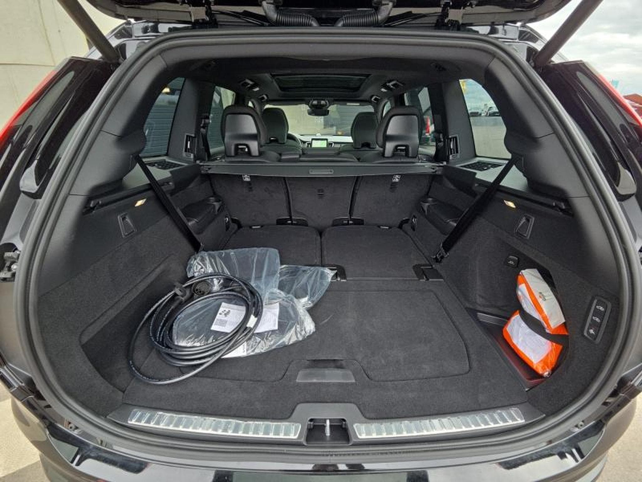 Volvo XC90 T8 Black Edition Plus AWD 2026 / Hybride (2026) - Foto 19