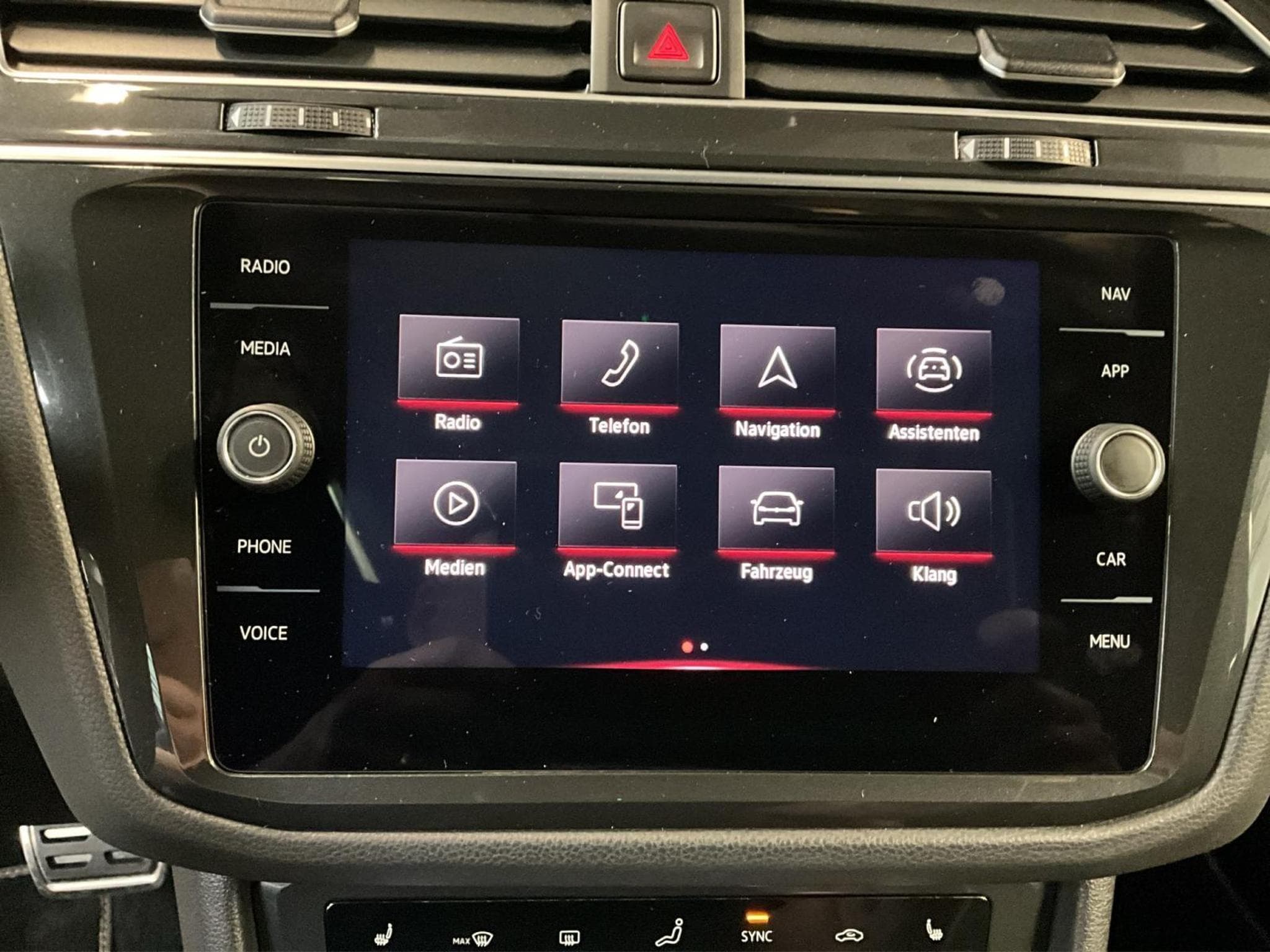 VW Tiguan R-Line+DSG+4M+Black-Style+Pano+AHK+Matrix (2020) - Foto 13