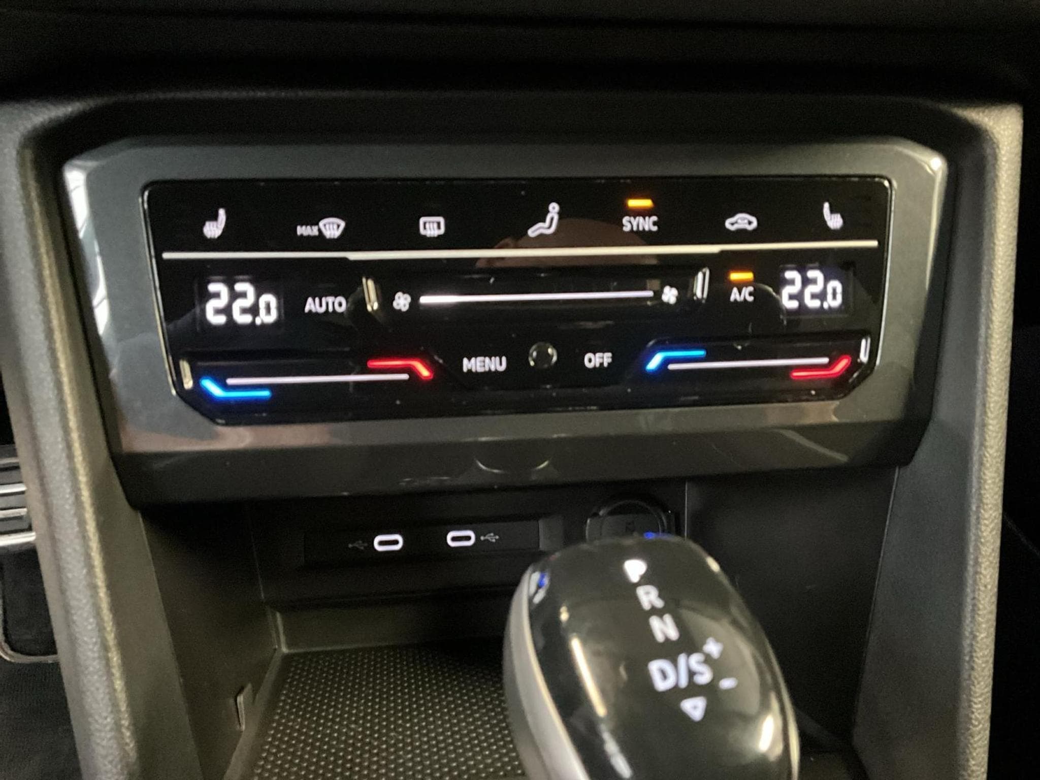 VW Tiguan R-Line+DSG+4M+Black-Style+Pano+AHK+Matrix (2020) - Foto 21