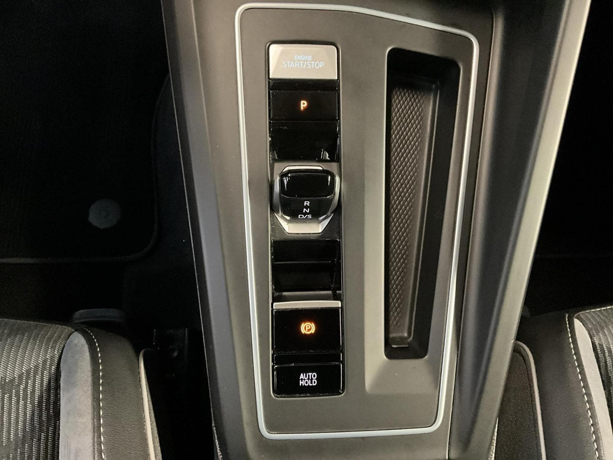 VW Golf R-Line+DSG+Pano+Rear-View+Nai+LED (2022) - Foto 12