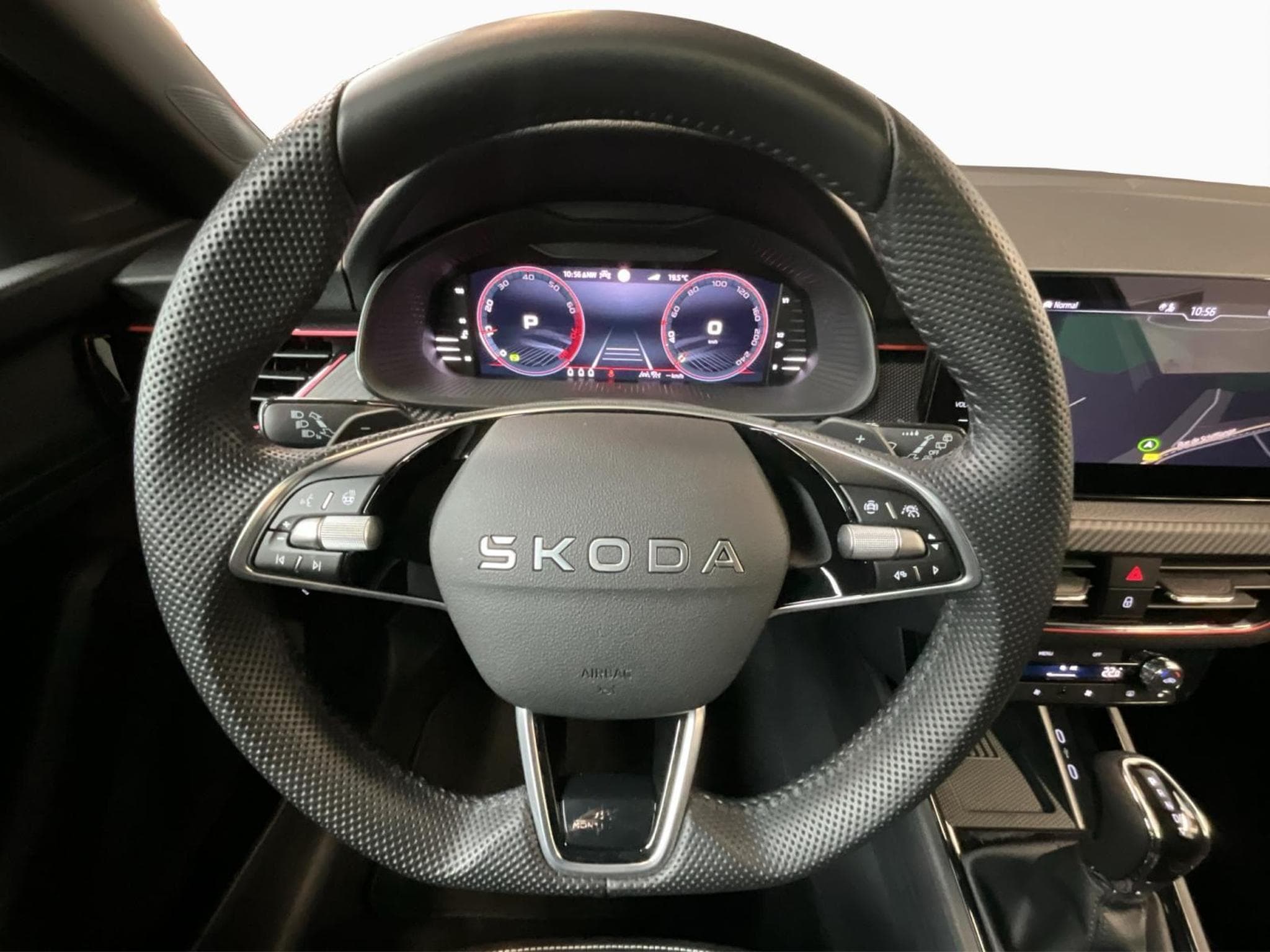 Skoda Kamiq Monte-Carlo+DSG+LED+P.Assisted+P.Park&Go (2025) - Foto 10