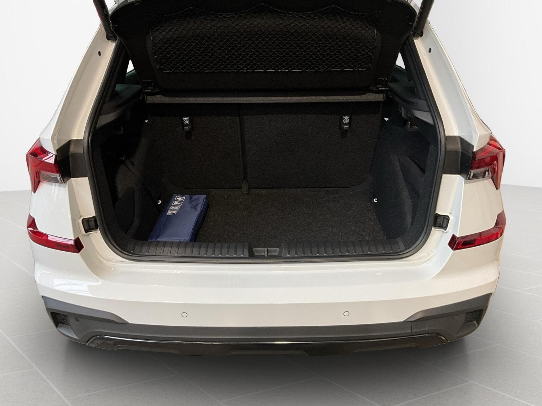 Skoda Kamiq Monte-Carlo+DSG+LED+P.Assisted+P.Park&Go (2025) - Foto 17