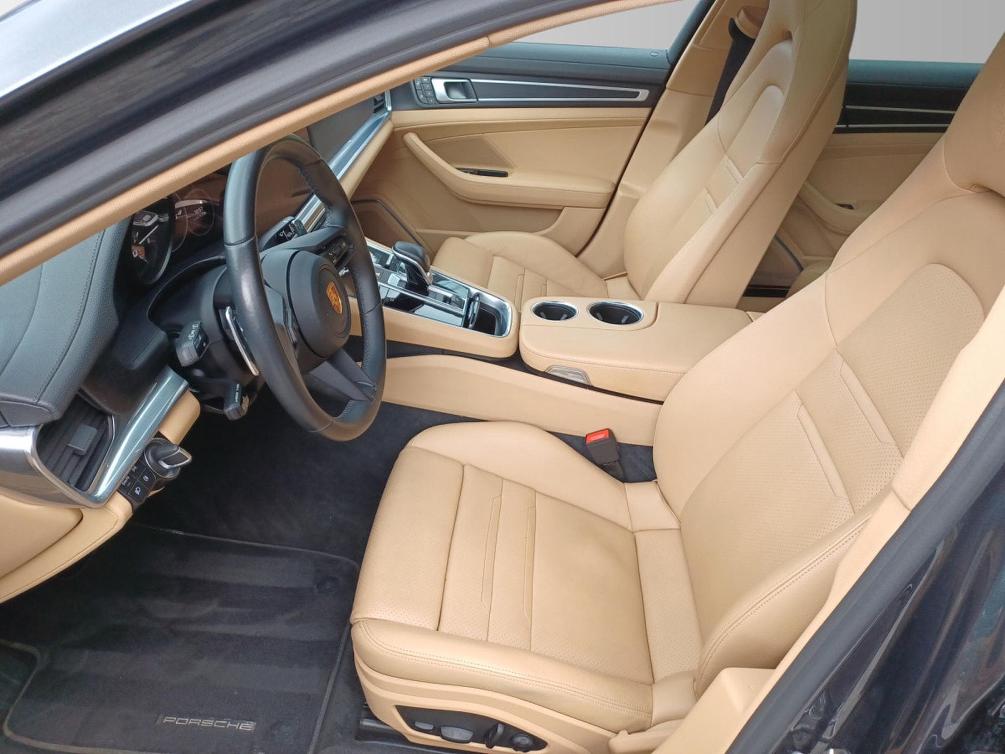 Porsche Panamera 4 Platinum Edition (2022) - Photo 9