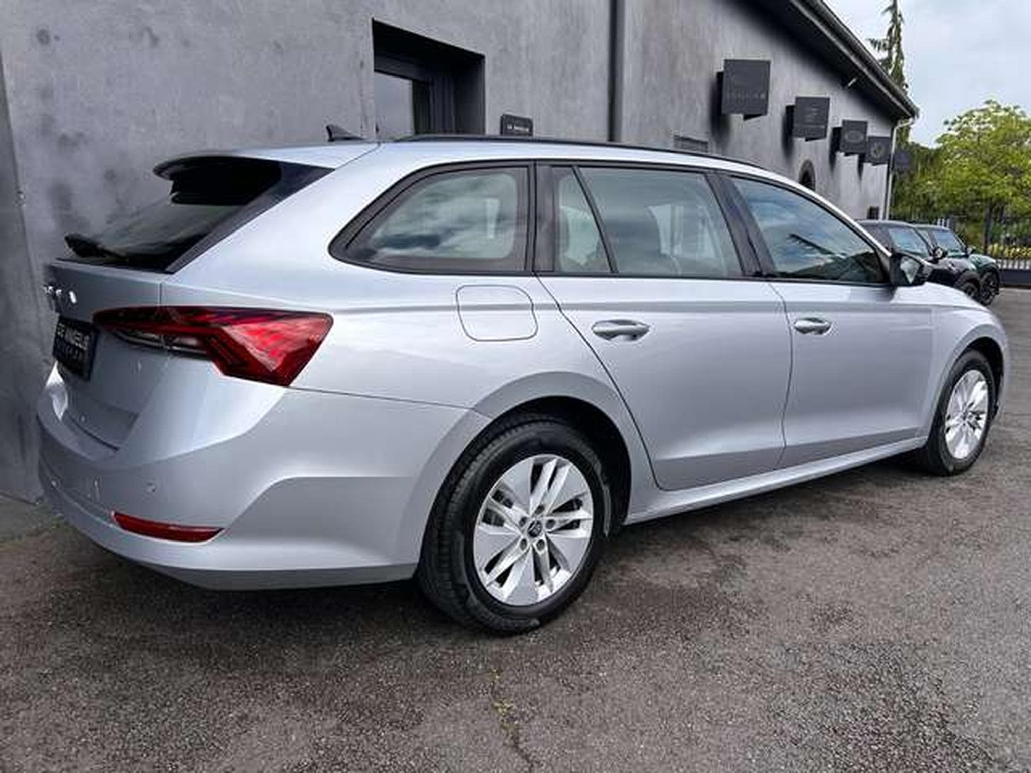 Skoda Octavia 2.0 TDI 116 DSG7 AMBITION (2023) - Photo 11
