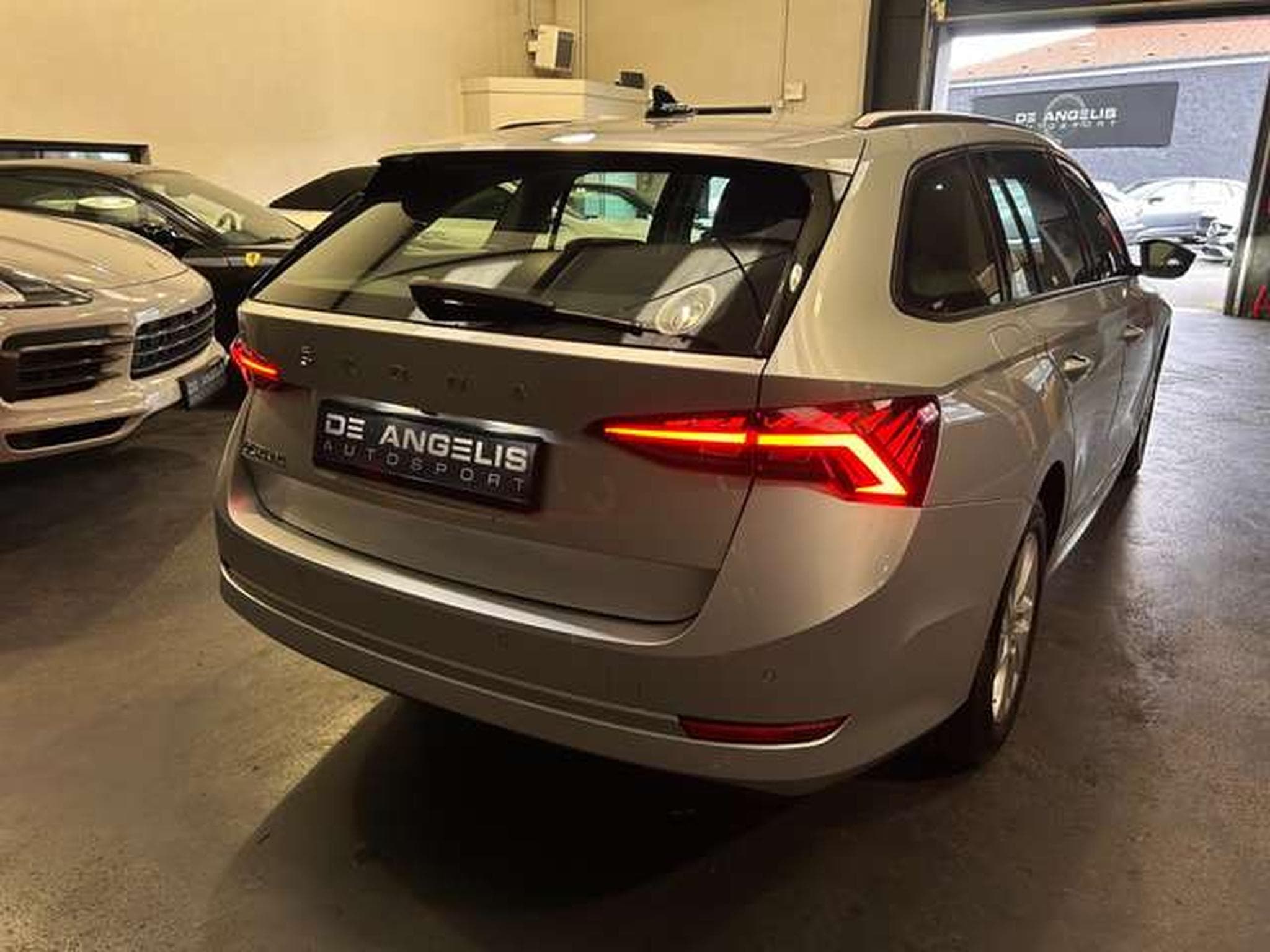 Skoda Octavia 2.0 TDI 116 DSG7 AMBITION (2023) - Photo 5