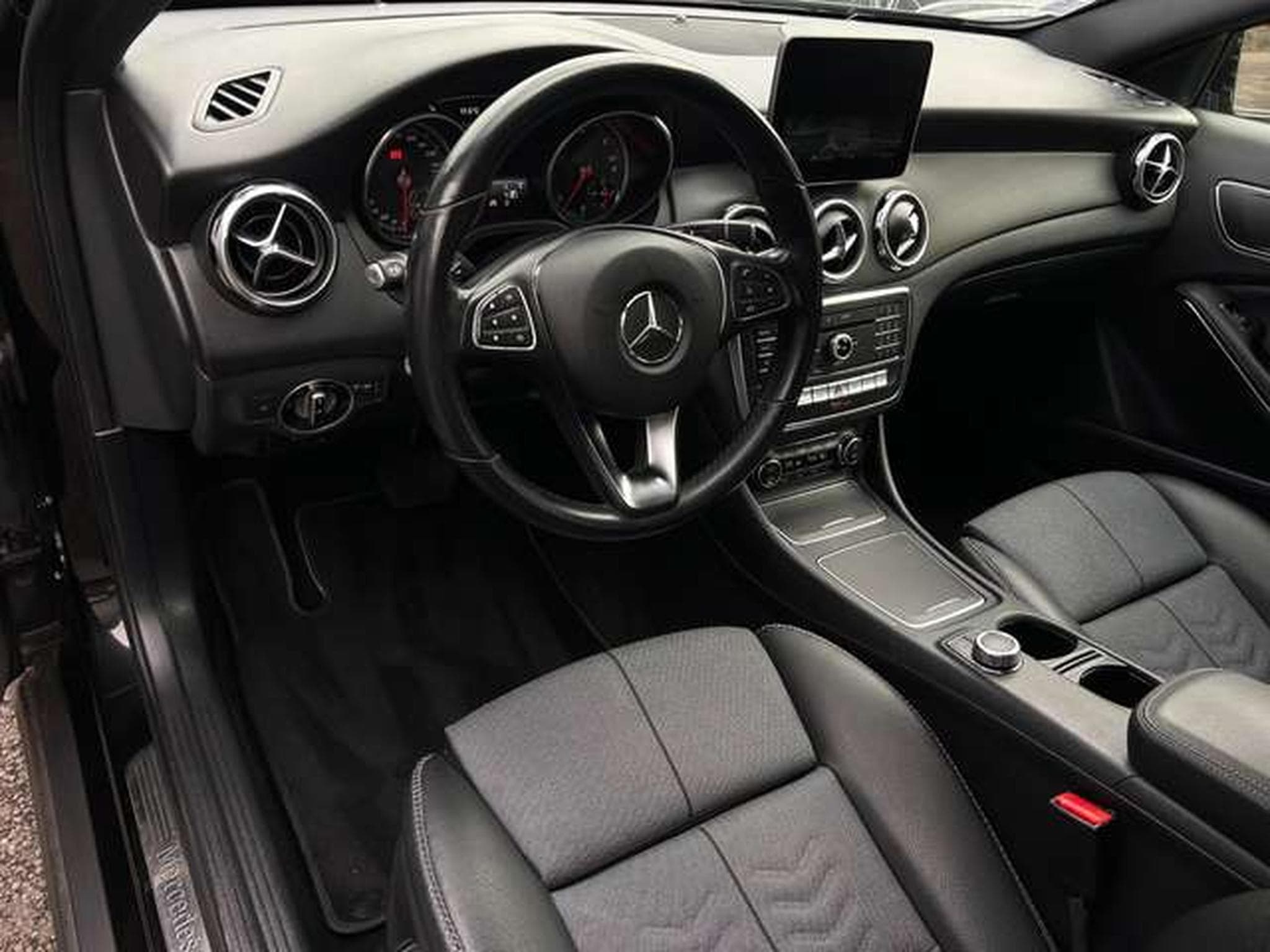 Mercedes GLA 200 200 CDI DCT SENSATION (2019) - Foto 12