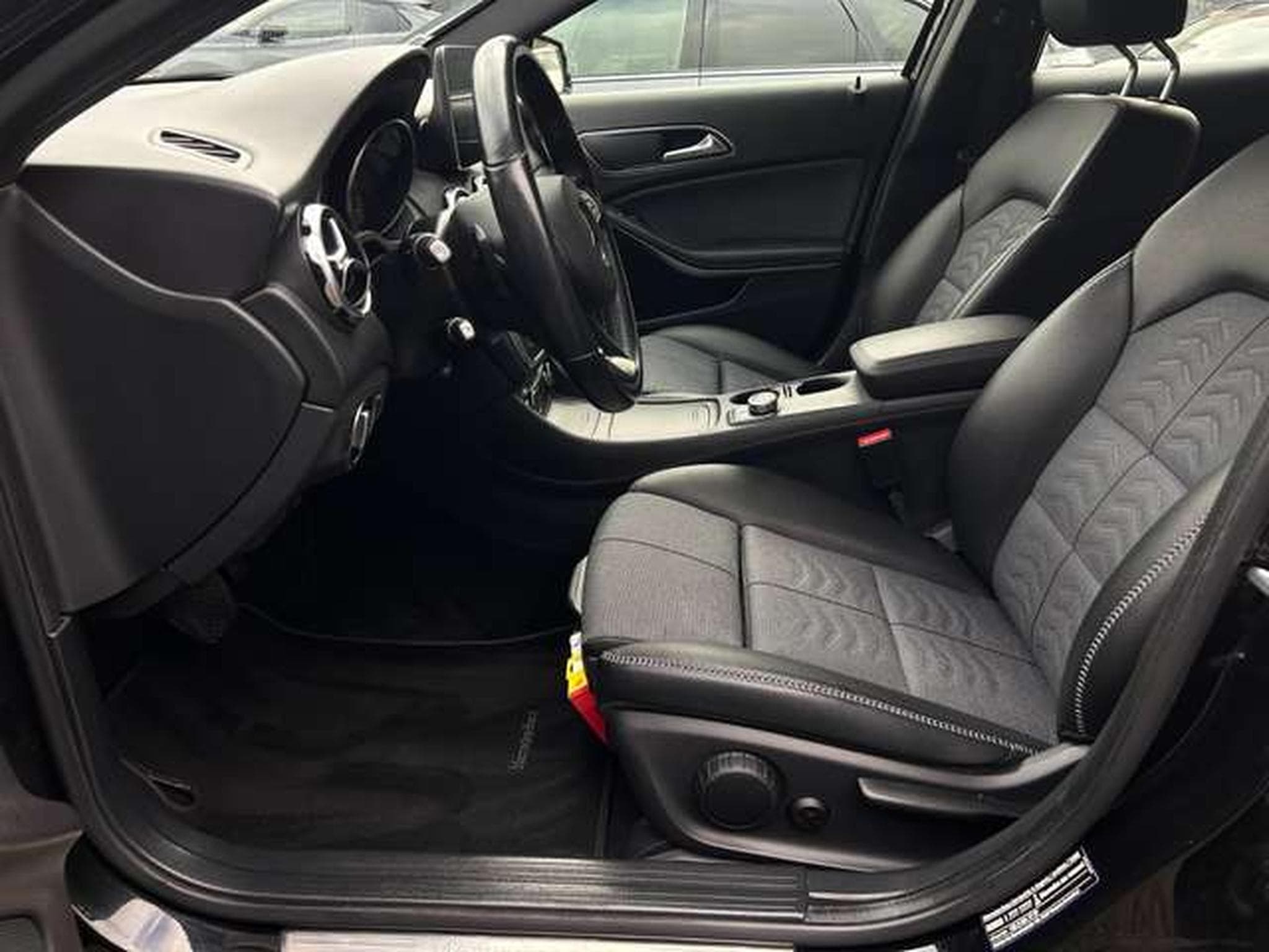 Mercedes GLA 200 200 CDI DCT SENSATION (2019) - Foto 13