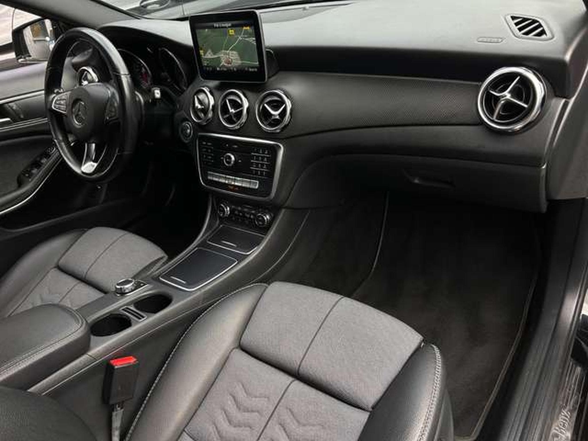 Mercedes GLA 200 200 CDI DCT SENSATION (2019) - Foto 15