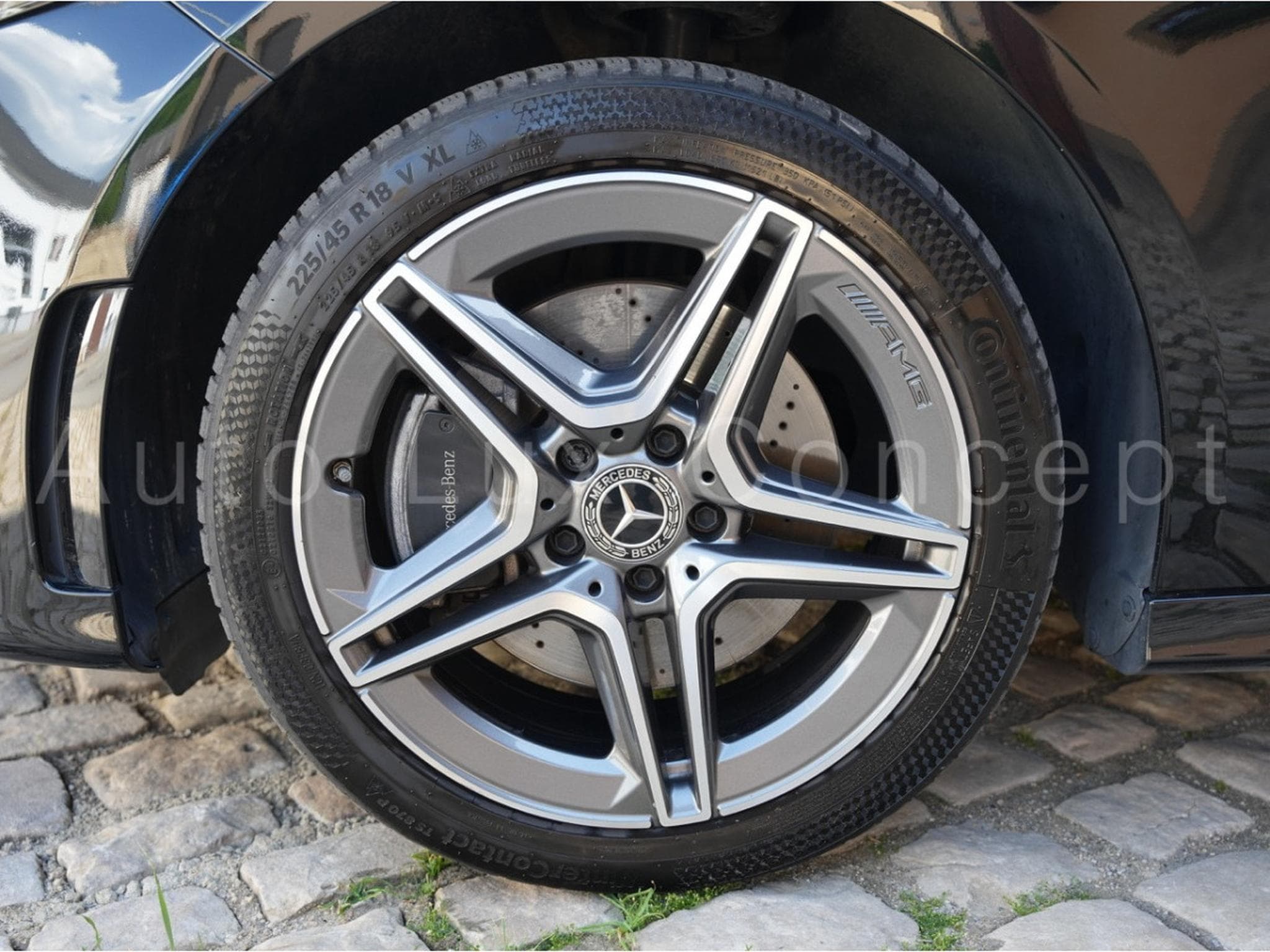 Mercedes A 250 e AMG Line 8G-DCT (2020) - Photo 11