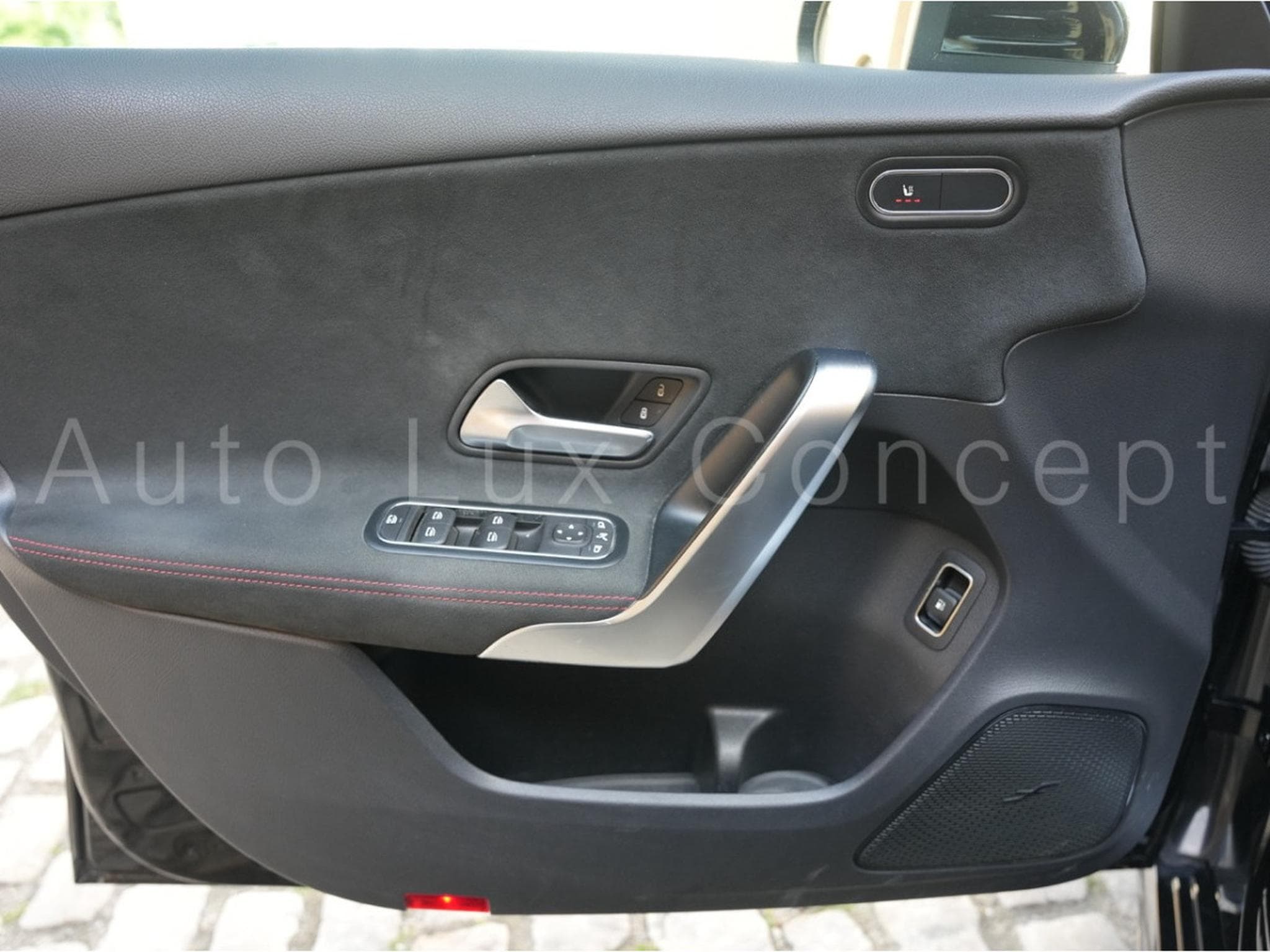Mercedes A 250 e AMG Line 8G-DCT (2020) - Photo 15