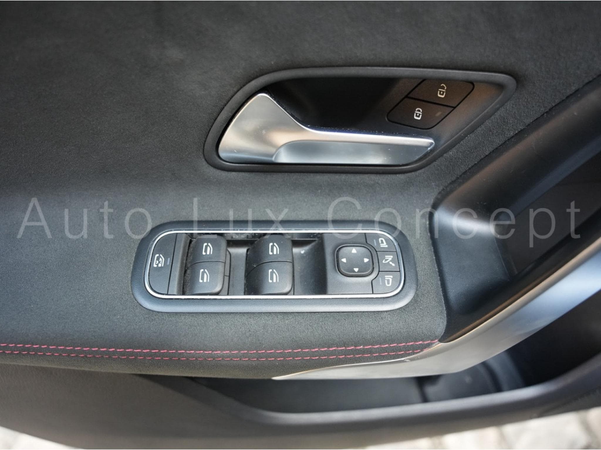 Mercedes A 250 e AMG Line 8G-DCT (2020) - Photo 16