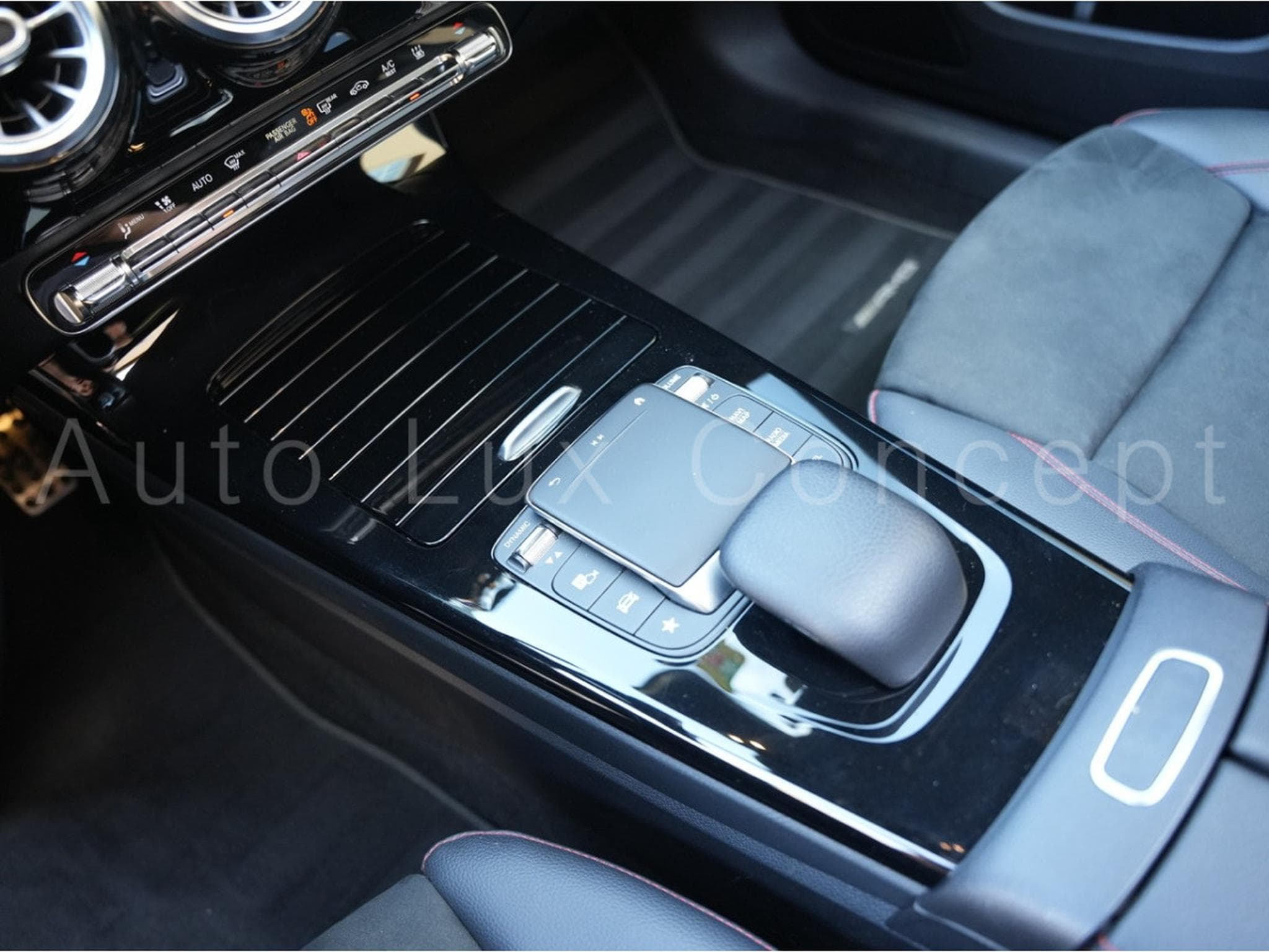 Mercedes A 250 e AMG Line 8G-DCT (2020) - Photo 27