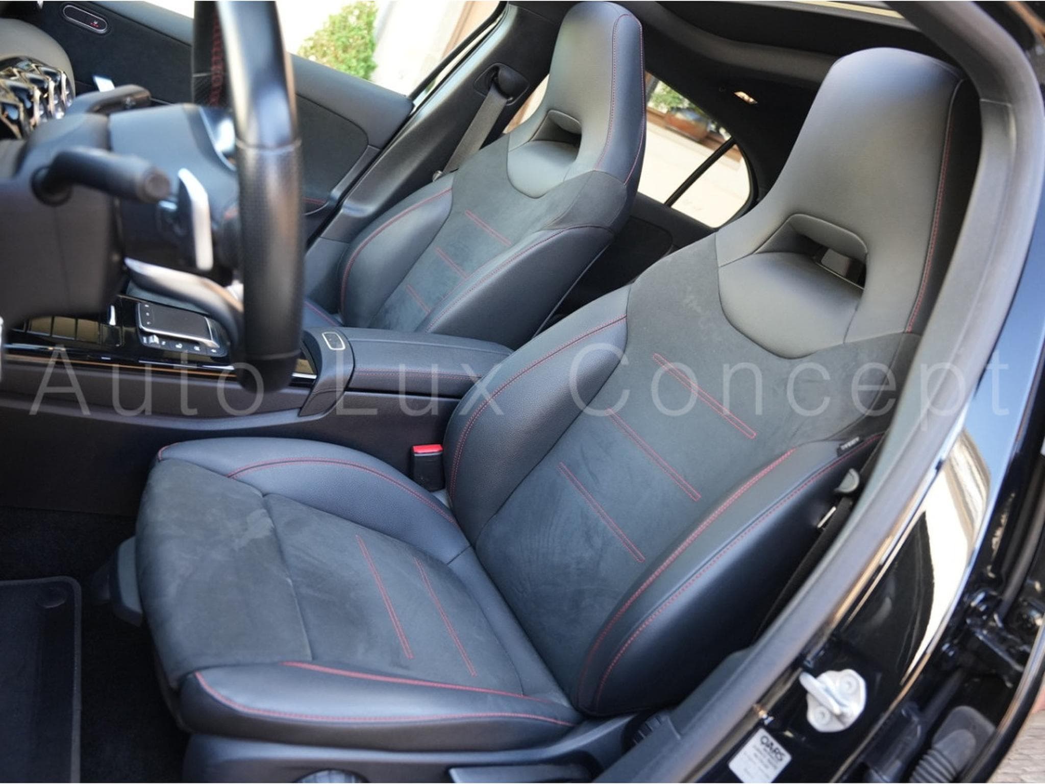 Mercedes A 250 e AMG Line 8G-DCT (2020) - Photo 7