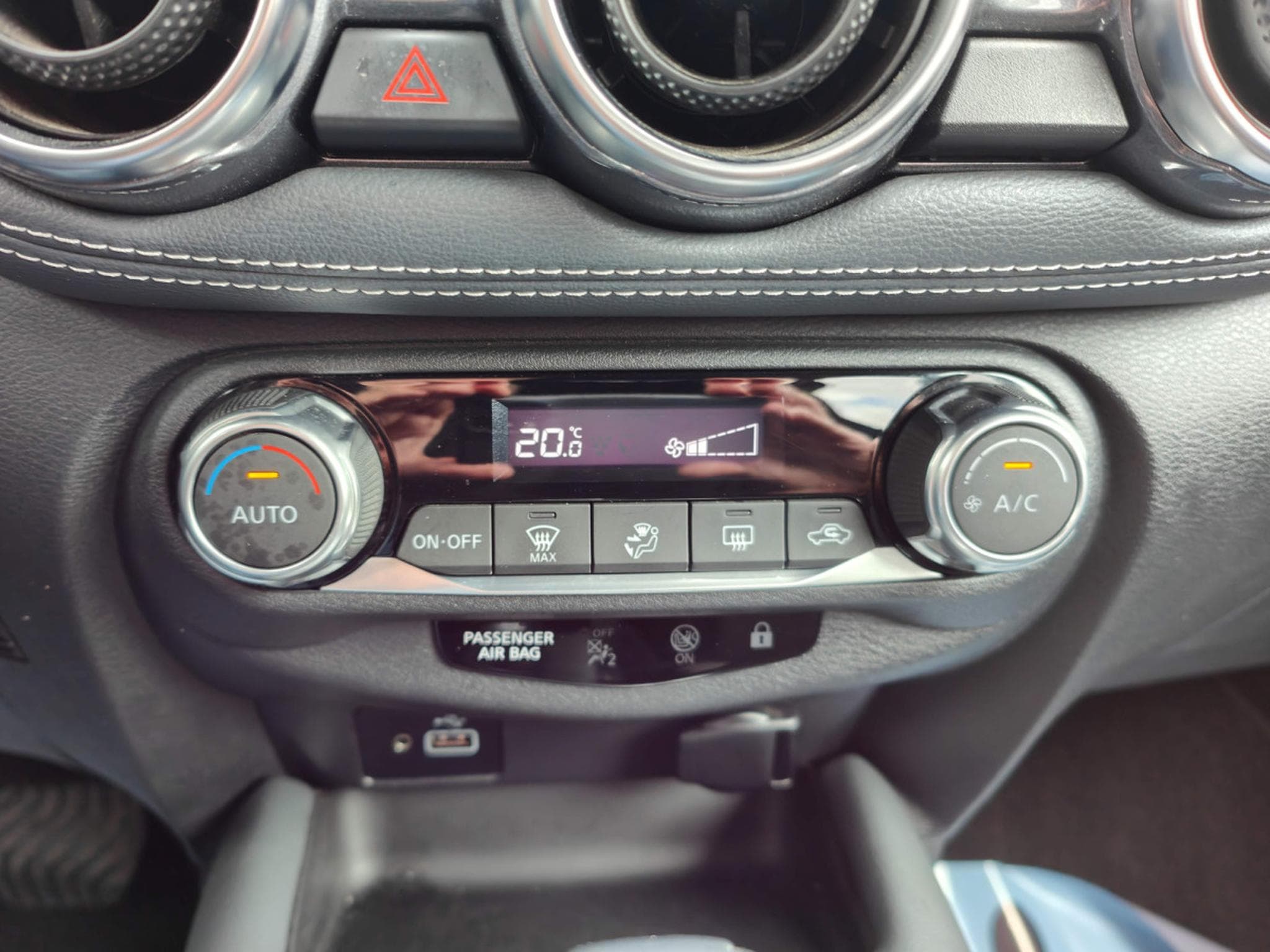 Nissan Juke 1.0 DCT N-CONNECT GPS CAMERA CARPLAY LED (2020) - Photo 24