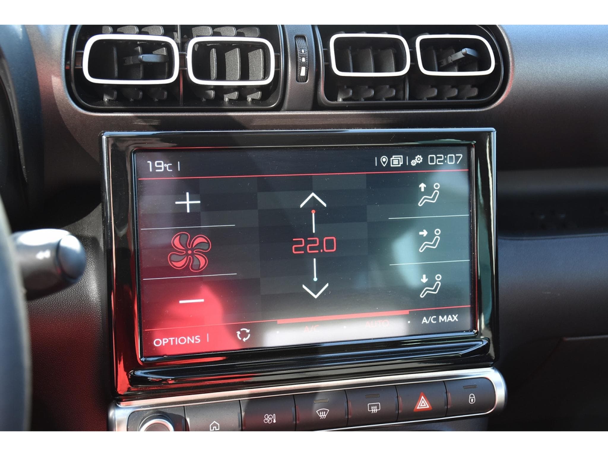 Citroën C3 Aircross 1.2 PureTech 110 MAX REGUL GPS LANE HUD GRIP CAM JA17 1°MAIN (2024) - Photo 15