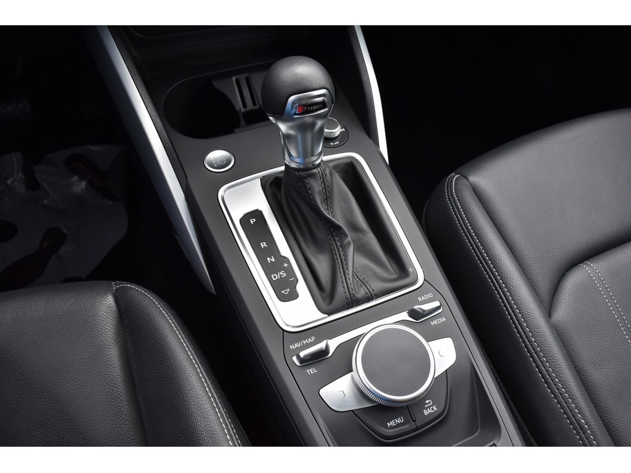 Audi Q2 35 TFSI S-Tronic TO CUIR ACC LANE SIDE GPS CAM LED 1° MAIN (2019) - Photo 20