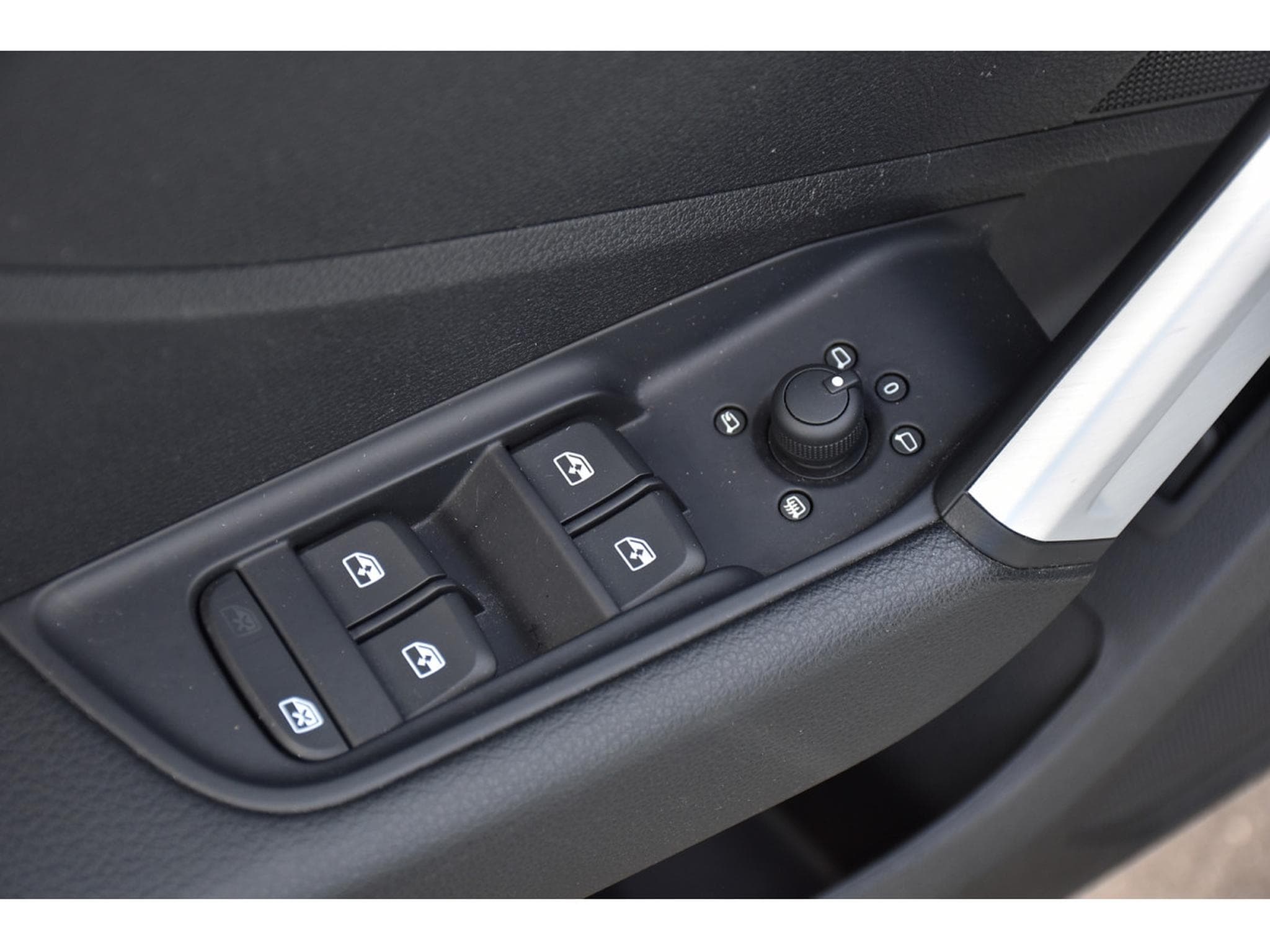 Audi Q2 35 TFSI S-Tronic TO CUIR ACC LANE SIDE GPS CAM LED 1° MAIN (2019) - Photo 23