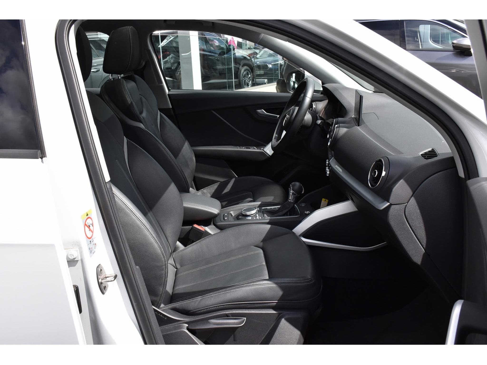 Audi Q2 35 TFSI S-Tronic TO CUIR ACC LANE SIDE GPS CAM LED 1° MAIN (2019) - Photo 7