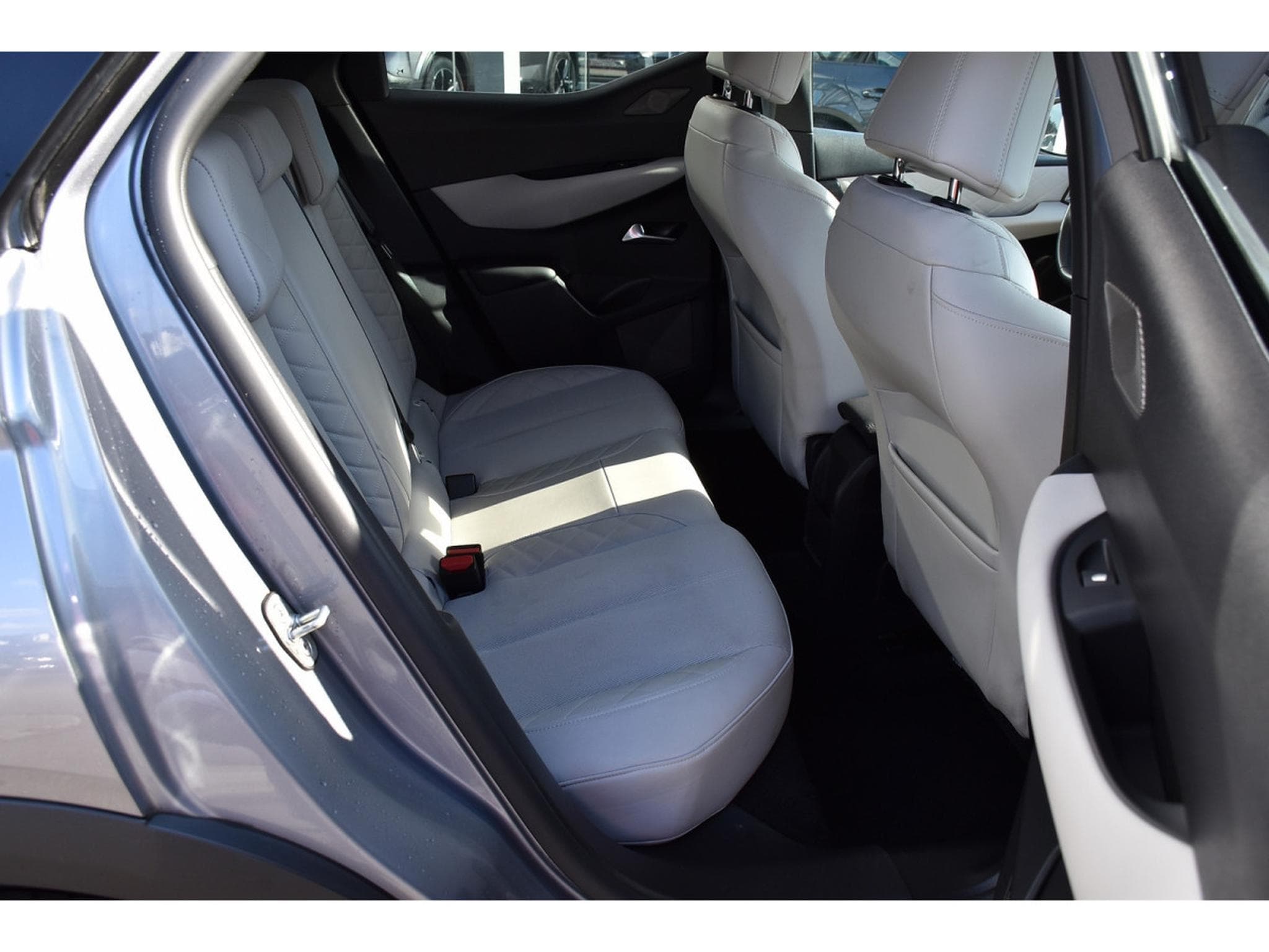 DS Automobiles DS3 1.2 PureTech EAT8 Rivoli CUIR GPS CAM LANE SIDE FOCAL 1°MAIN (2023) - Photo 8